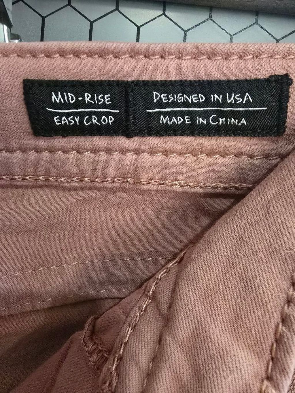 Miss Me Miss Me Jeans Dusty Rose Mid- Rise Easy Crop Jeans Size 29 Size 29" - 4 Thumbnail