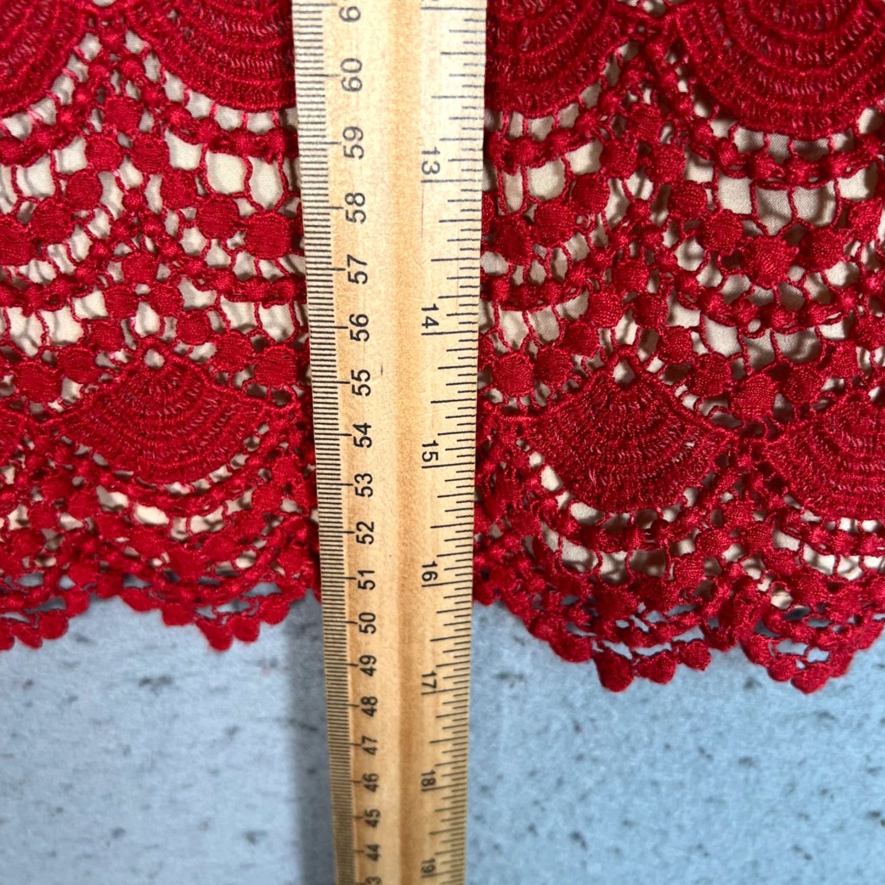 Club Monaco Club Monaco Red Lace Mini Skirt Adult Womens Size 12 Lined Casual Summer Spring Size 34" / US 12 / IT 48 - 7 Thumbnail