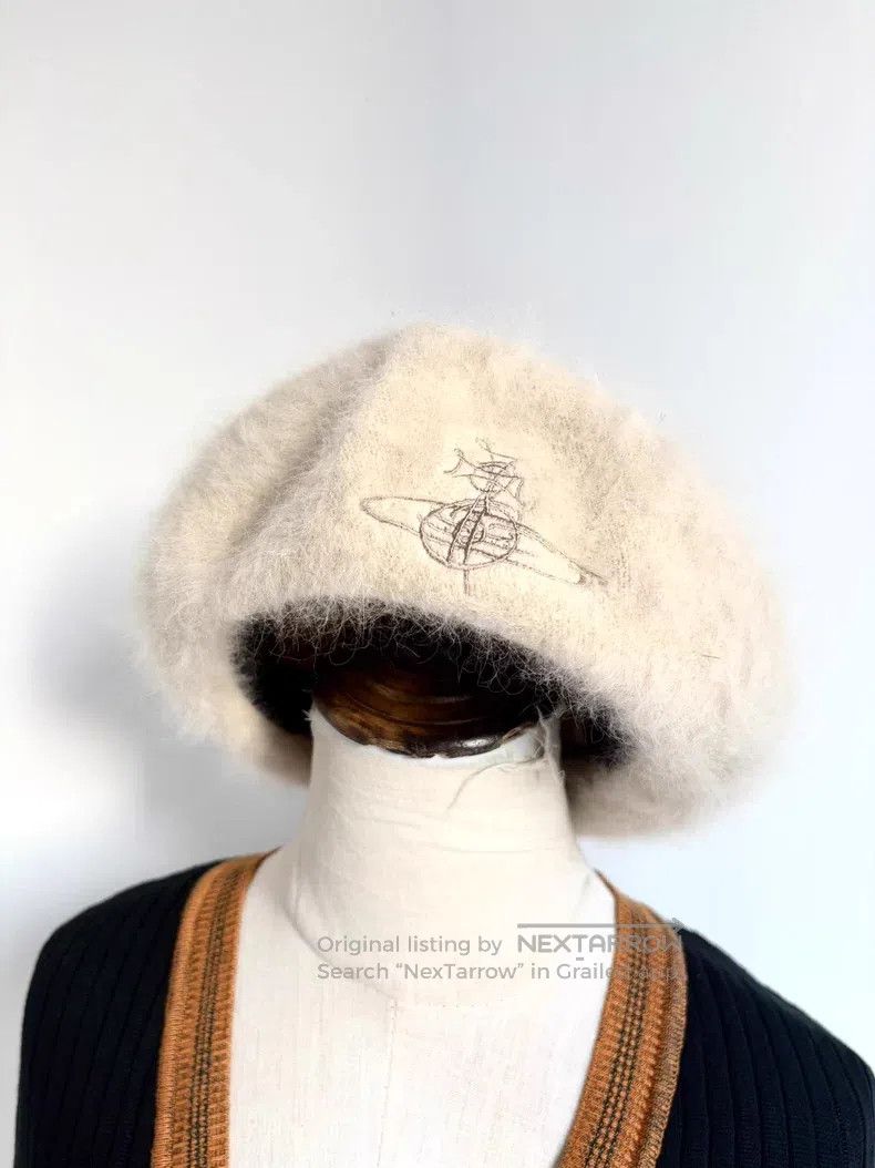 Vivienne Westwood Vivienne Westwood White Long Pile Saturn Embroidered Beret Size ONE SIZE - 2 Thumbnail