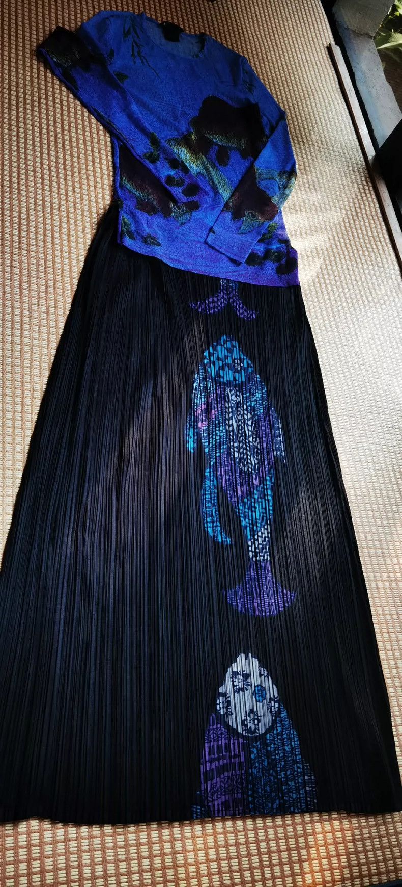 Pleats Please Issey Miyake Issey Miyake size:3 Black carp skirt Size 42" / US 20 - 1 Thumbnail