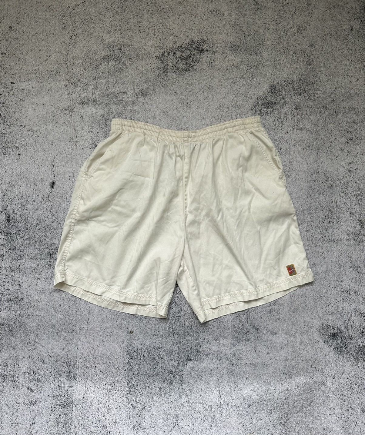 Nike Vintage Nike Court Shorts Baggy Fit Logo Size US 34 / EU 50 - 1 Thumbnail