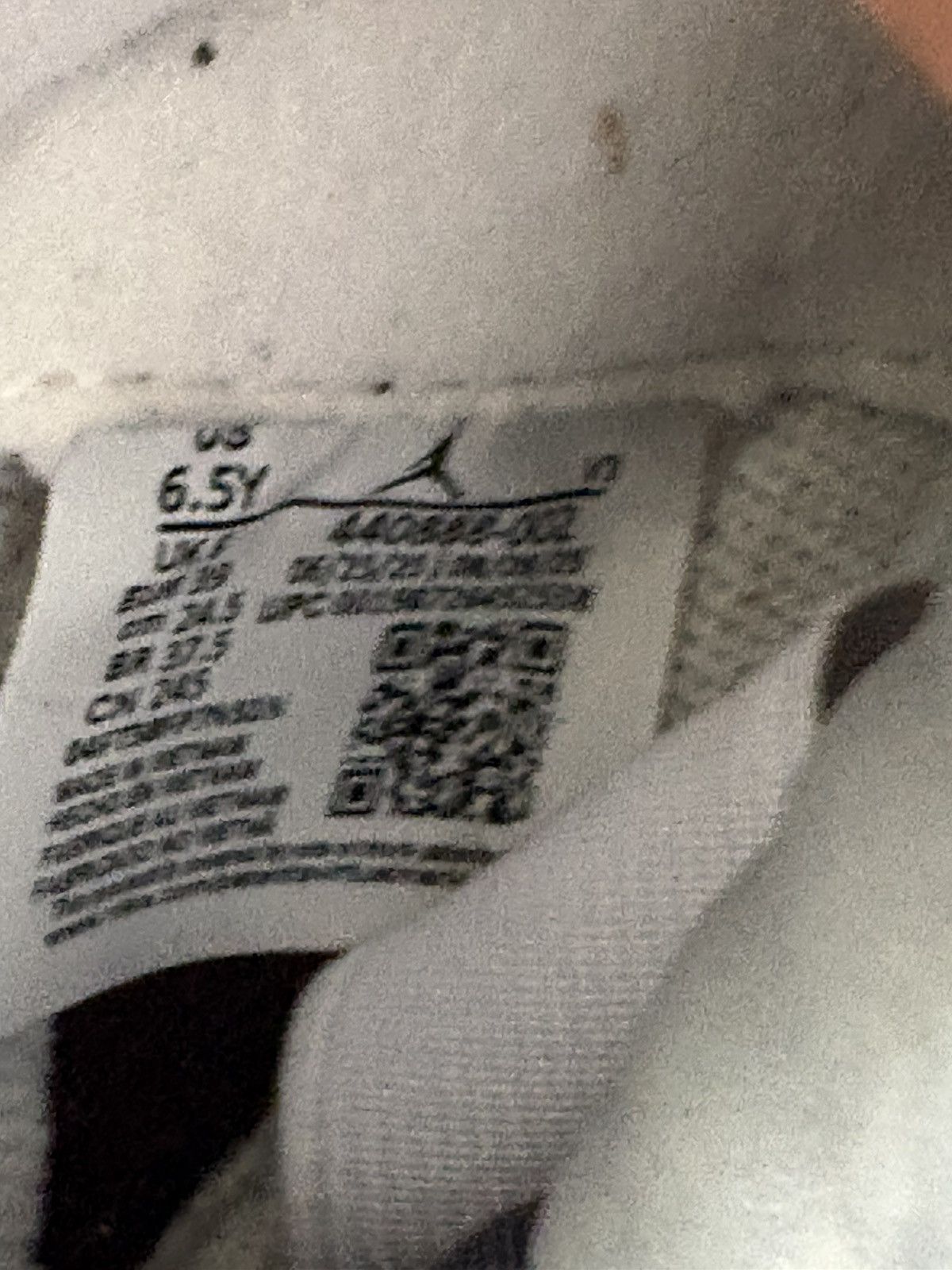Jordan Brand Air Jordan Retro 5 Wolf Grey size 6.5 Size US 6.5 / EU 39-40 - 7 Thumbnail