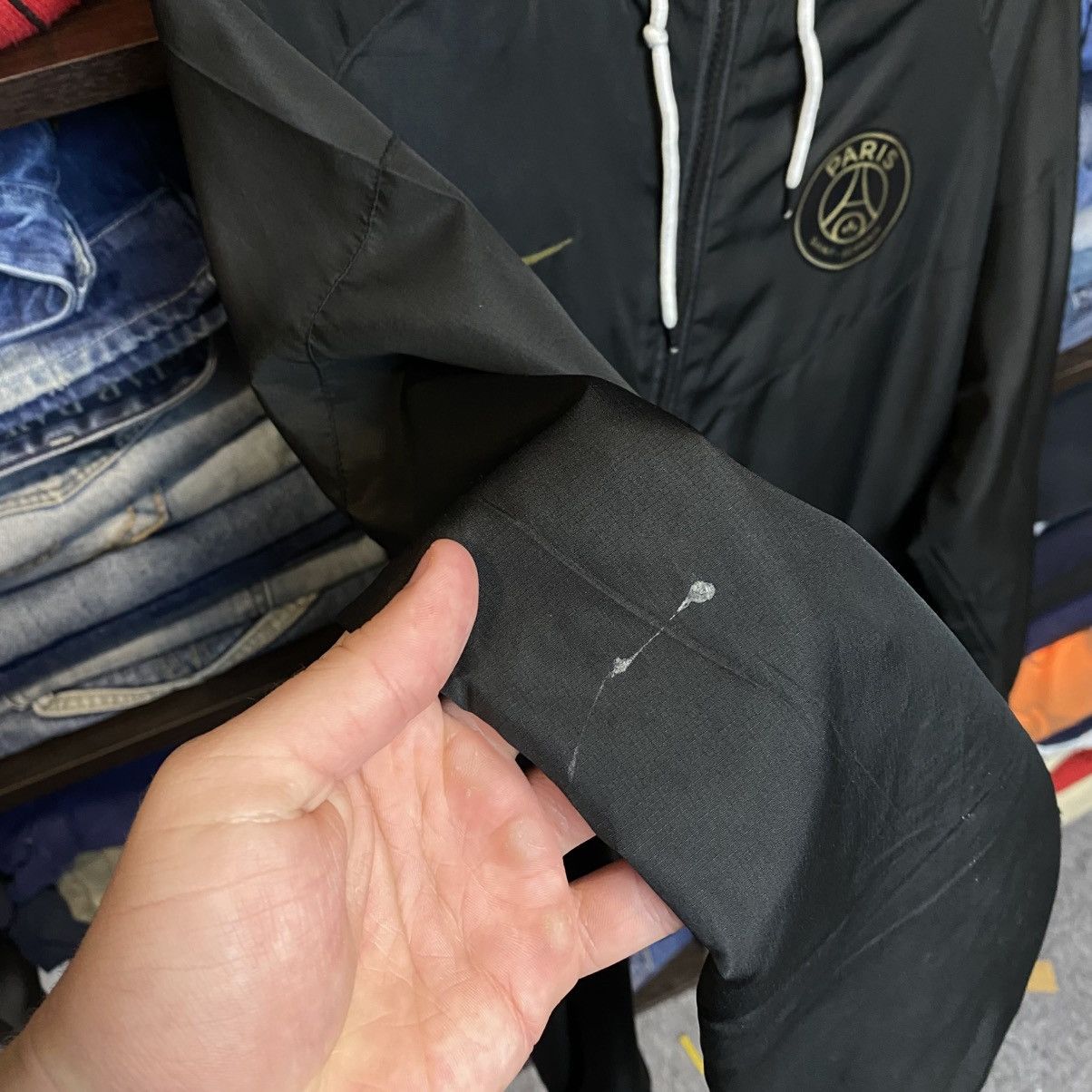 Nike Mens Nike Paris Saint Germain PSG zip training soccer jacket Size US M / EU 48-50 / 2 - 6 Thumbnail