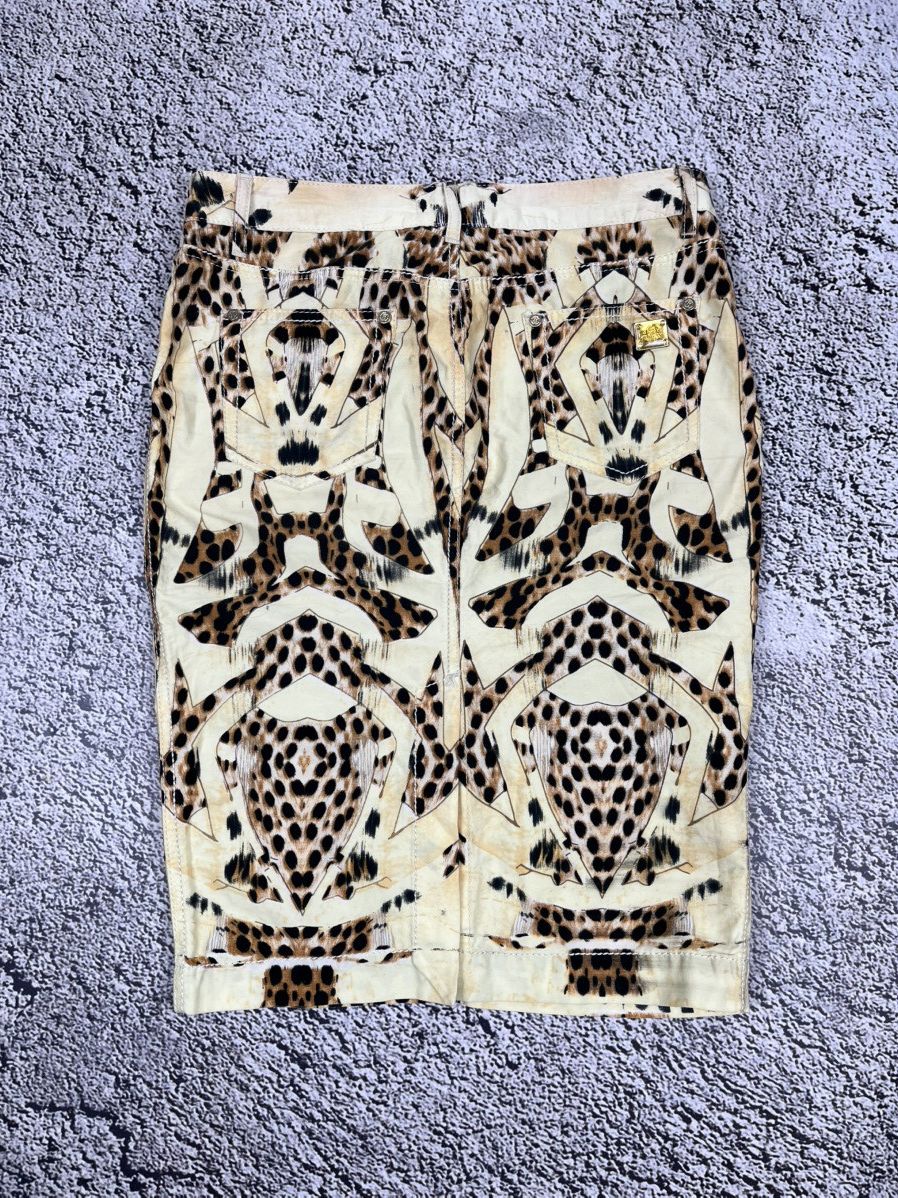 Roberto Cavalli Vintage Roberto Cavalli Leopard Print Skirt Size 28" / US 6 / IT 42 - 8 Thumbnail