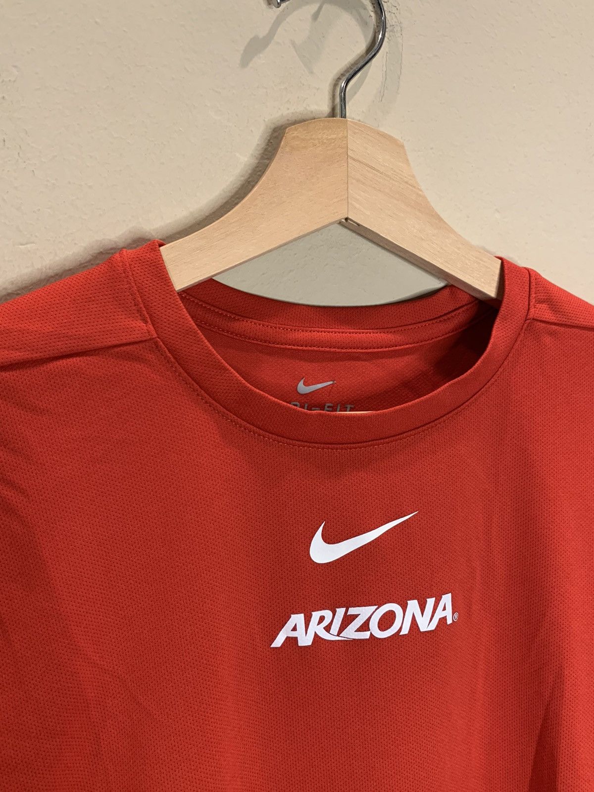 Nike *RARE* Center Swoosh Nike University Arizona Wildcats Shirt Size US M / EU 48-50 / 2 - 2 Thumbnail