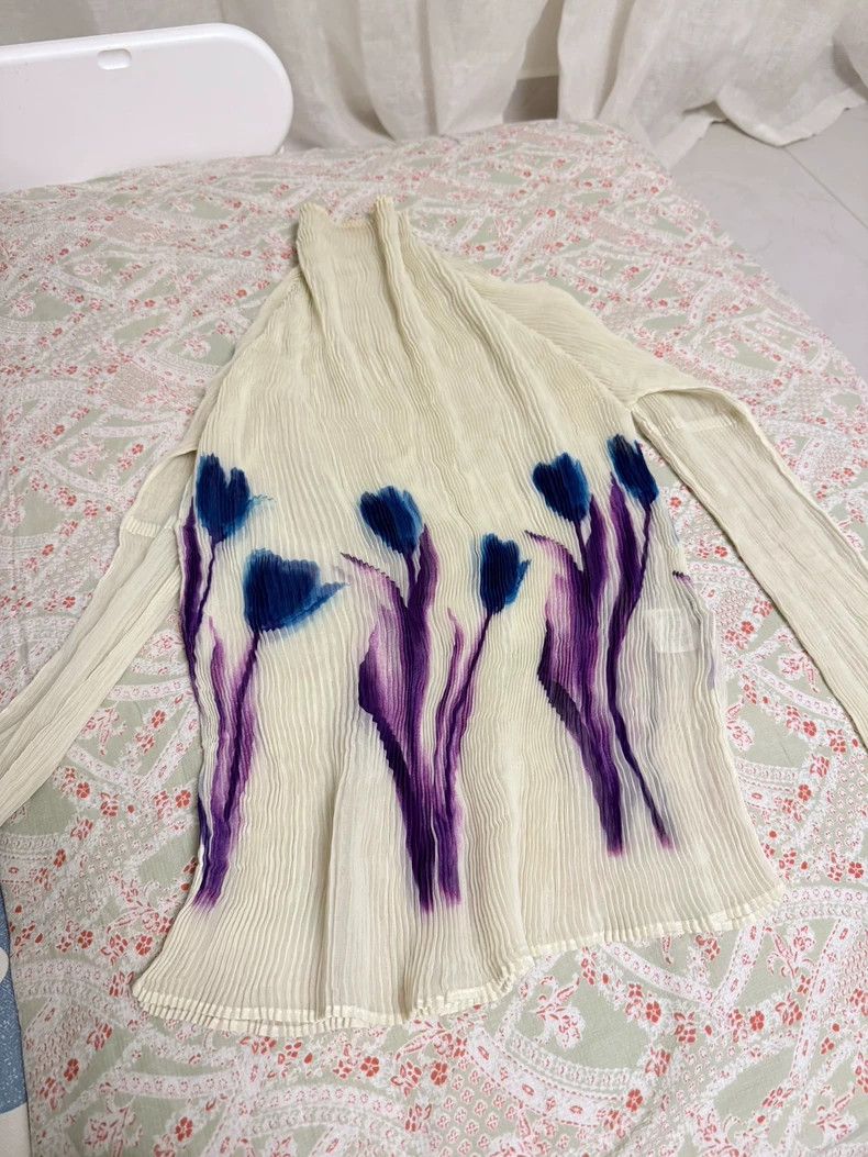 Issey Miyake Tulip and wicker top