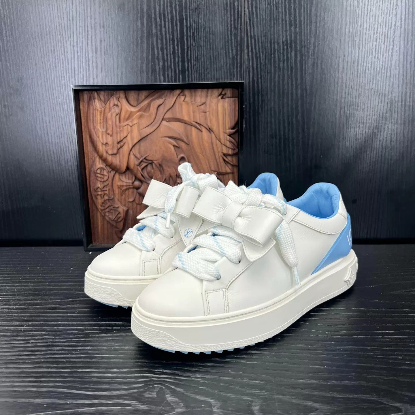Louis Vuitton LV Time Out White & Blue Bow 35.5 Size US 5 / IT 35 - 1 Thumbnail