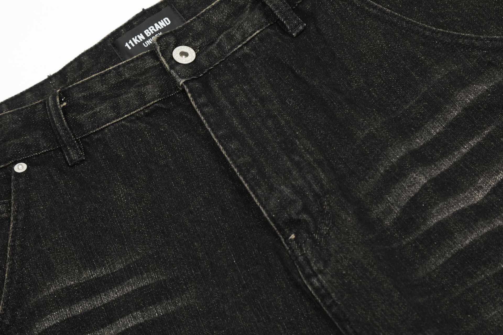Vintage Men's washed retro straight distressed loose jeans Size US 32 / EU 48 - 4 Thumbnail