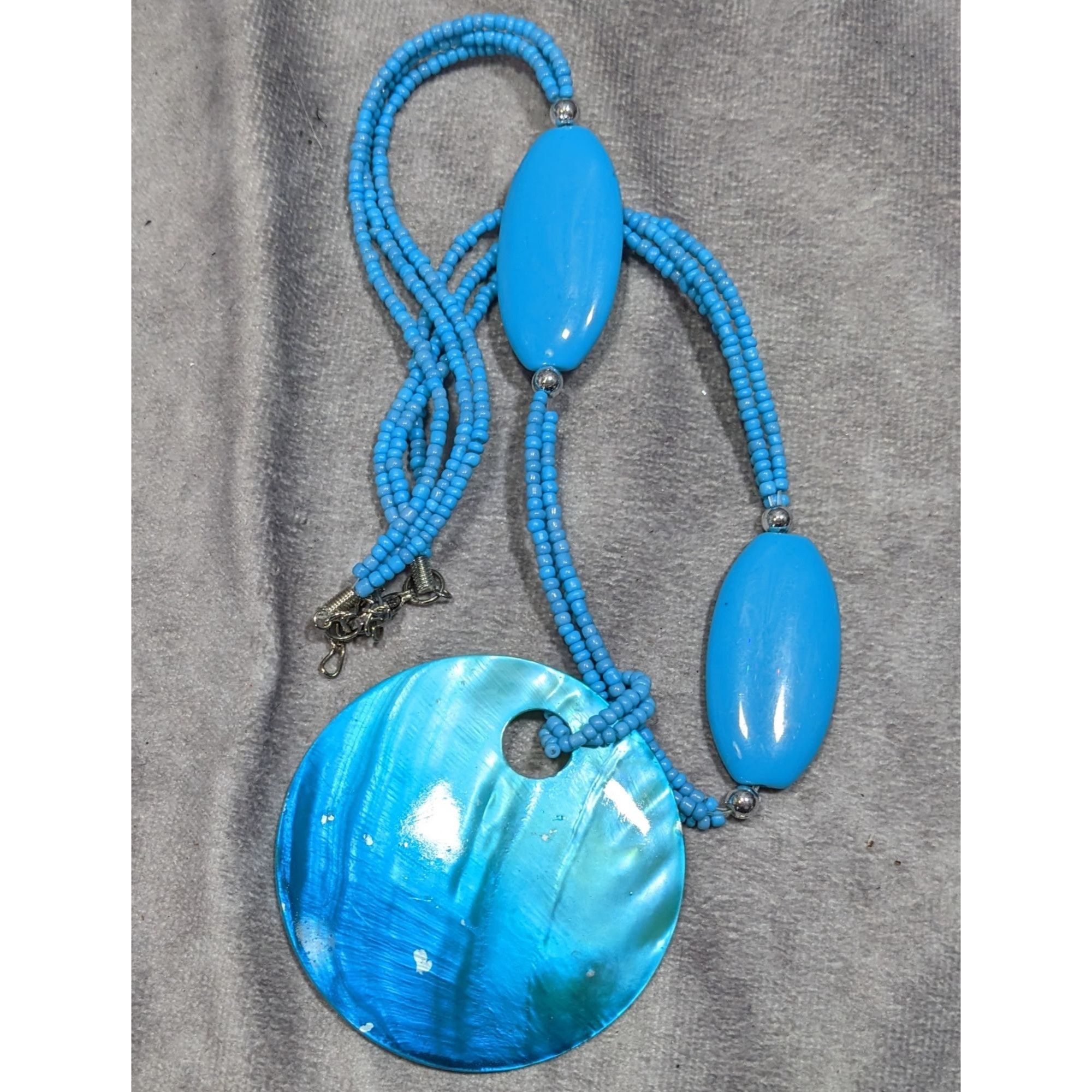 Other Beachy Mermaidcore Beaded Necklace With Large Dyed Shell Pen Size ONE SIZE - 8 Thumbnail
