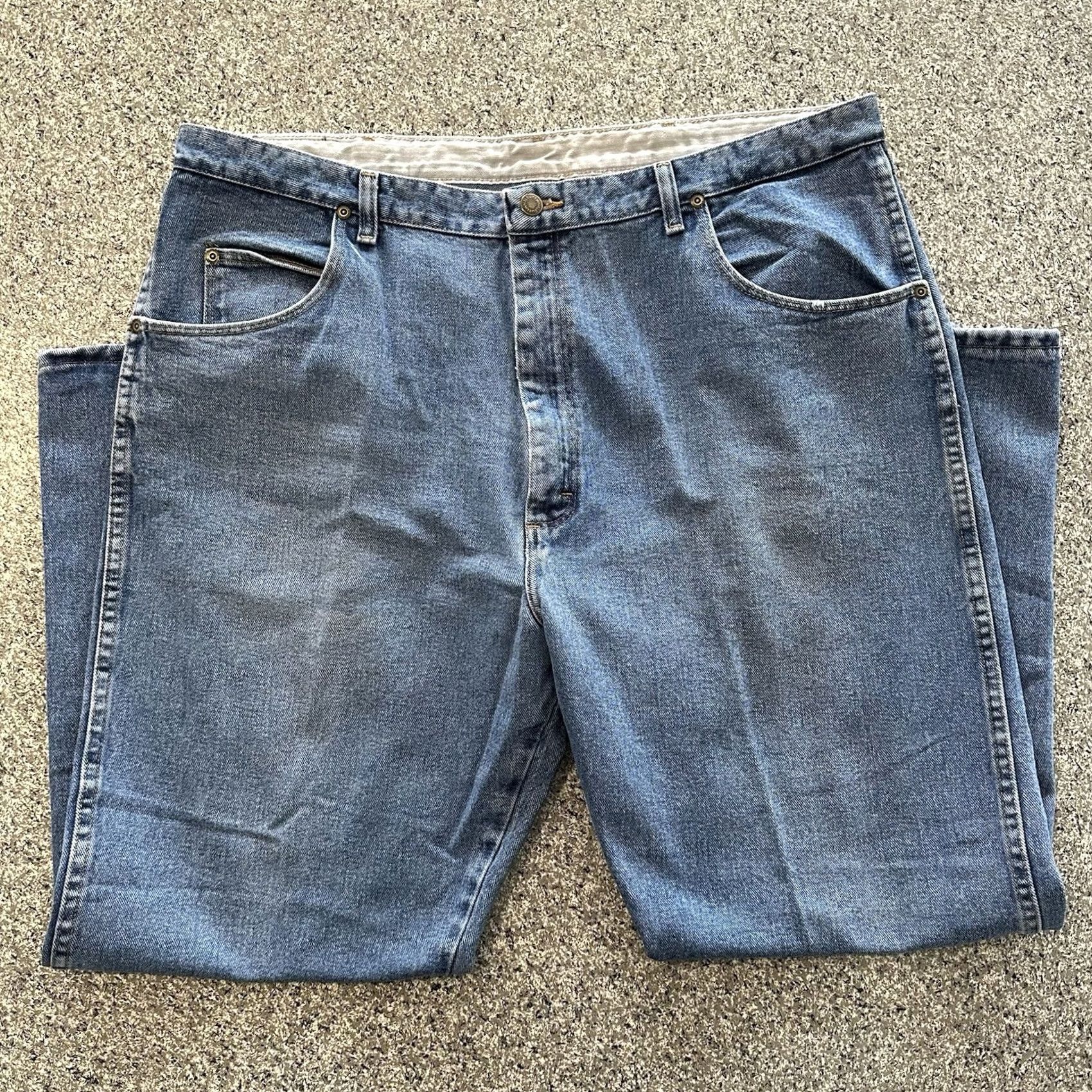 Wrangler Wrangler Jeans Mens 42x30 Rugged Wear Relaxed Fit Light Wash Denim Size US 42 / EU 58 - 3 Thumbnail