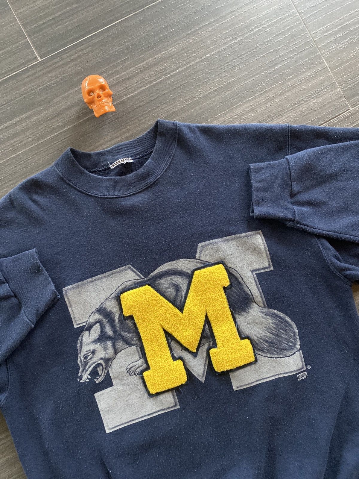 Vintage 90s U of M wolverines sweatshirt XL Size US XL / EU 56 / 4 - 2 Thumbnail