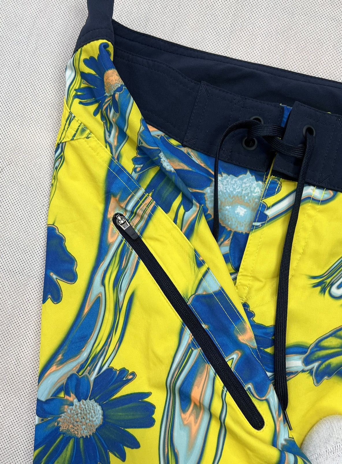 Adidas Shorts Adidas Flowers Small Logo Board Size US 31 - 4 Thumbnail