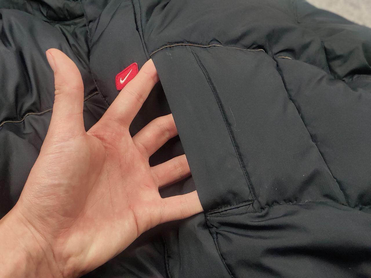 Nike 🔥 Vintage 90s Nike Logo Black puffy quilted Down Jacket Y2K Size US S / EU 44-46 / 1 - 17 Thumbnail