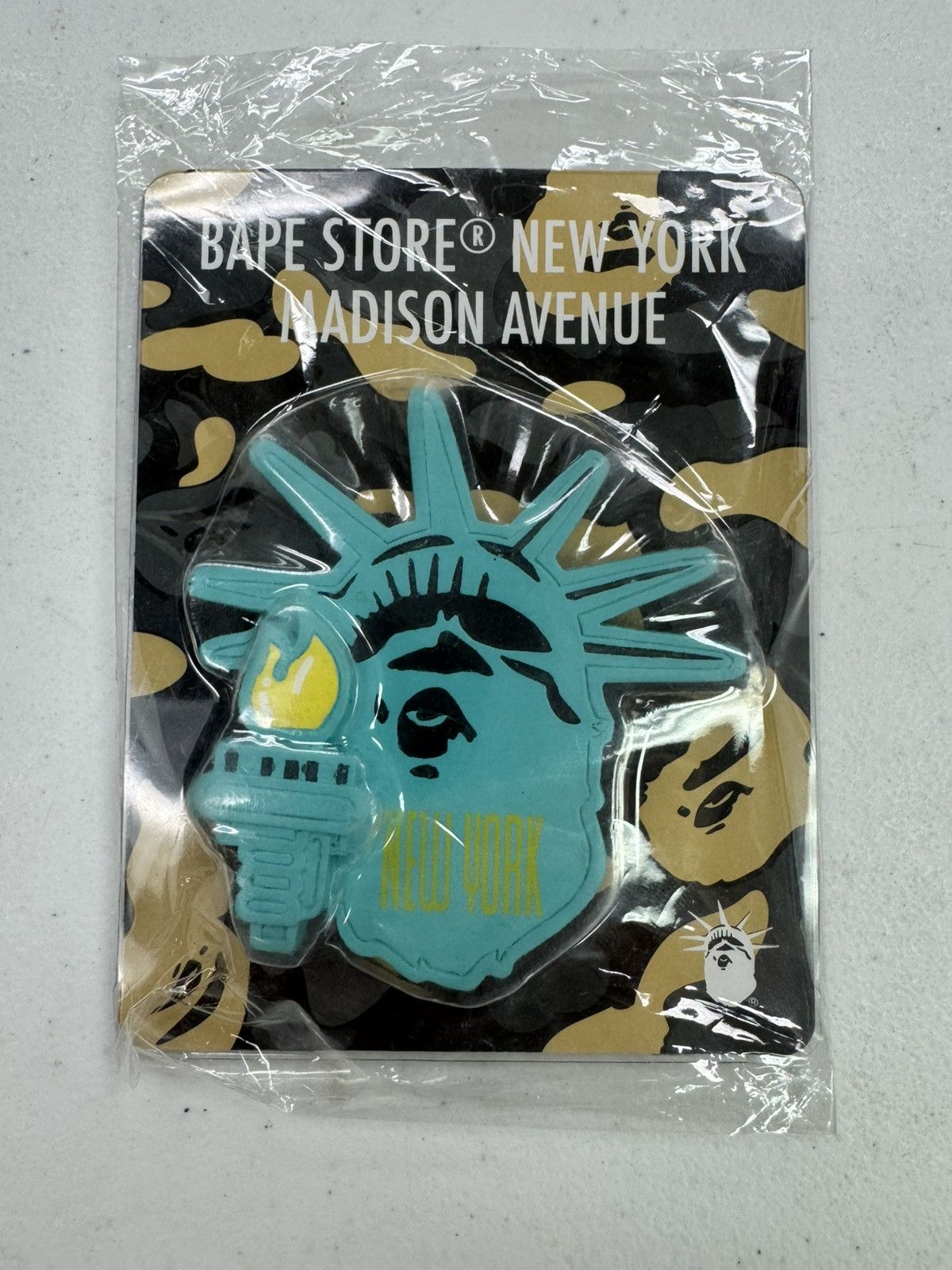 Bape BAPE *NEW YORK EXCLUSIVE* Magnet Size ONE SIZE - 1 Preview
