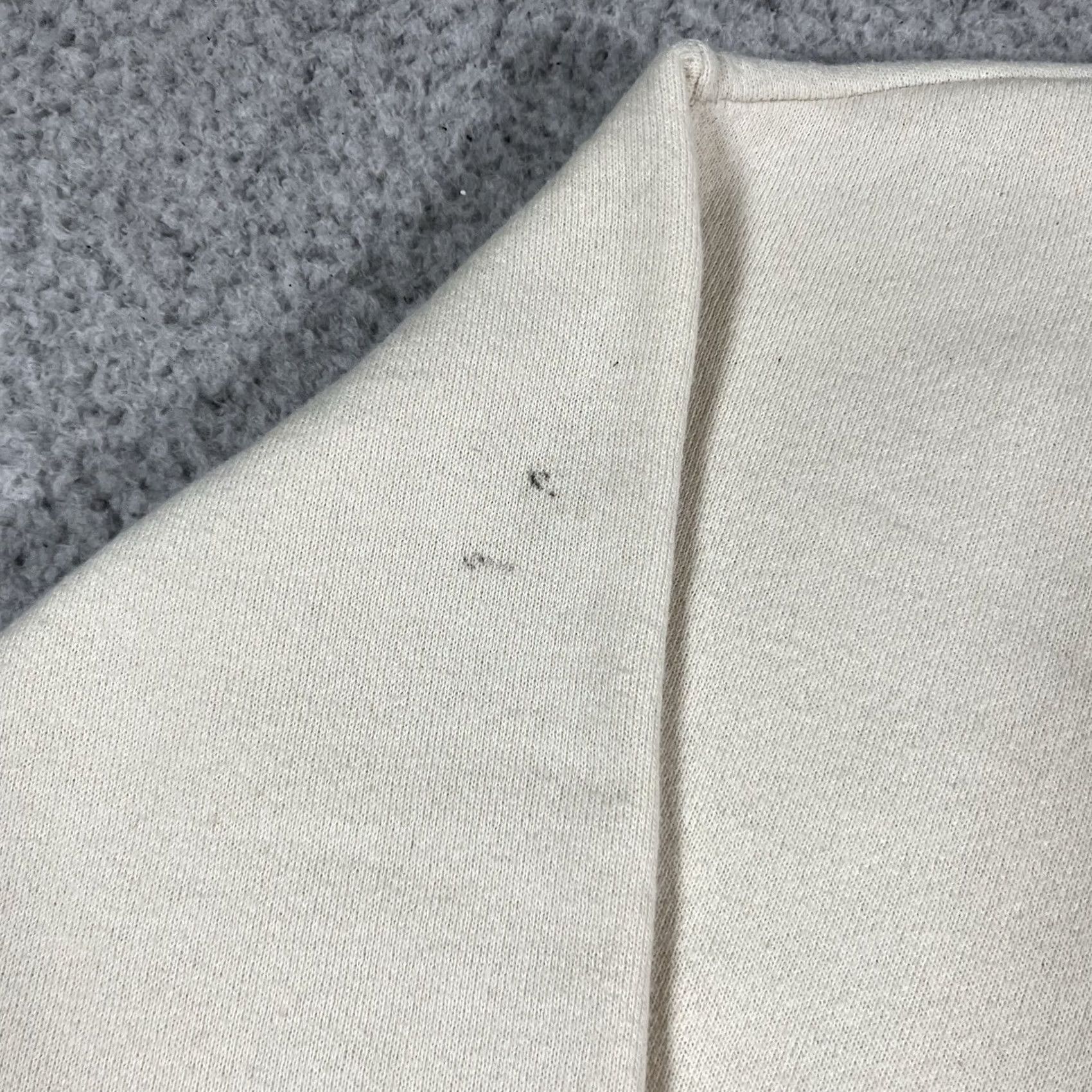 Lee VINTAGE Pfizer Sweatshirt Mens XL Cream Pullover Crewneck Logo Embroidered 80s 90s Retro USA Winter Fall Spring Baggy Regular Mens Size US XL / EU 56 / 4 - 3 Thumbnail