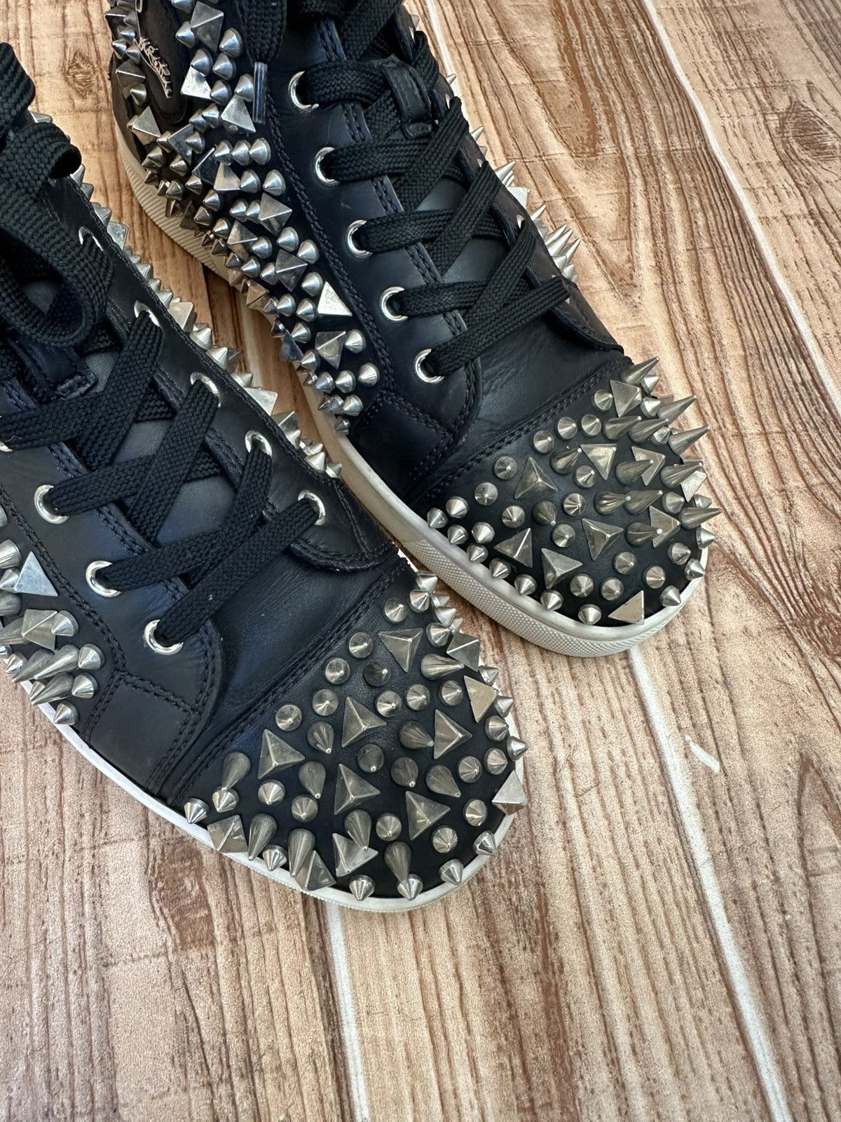 Christian Louboutin Christian Louboutin Louis Spikes Black Hightop Sneaks Size US 7.5 / EU 40-41 - 13 Thumbnail