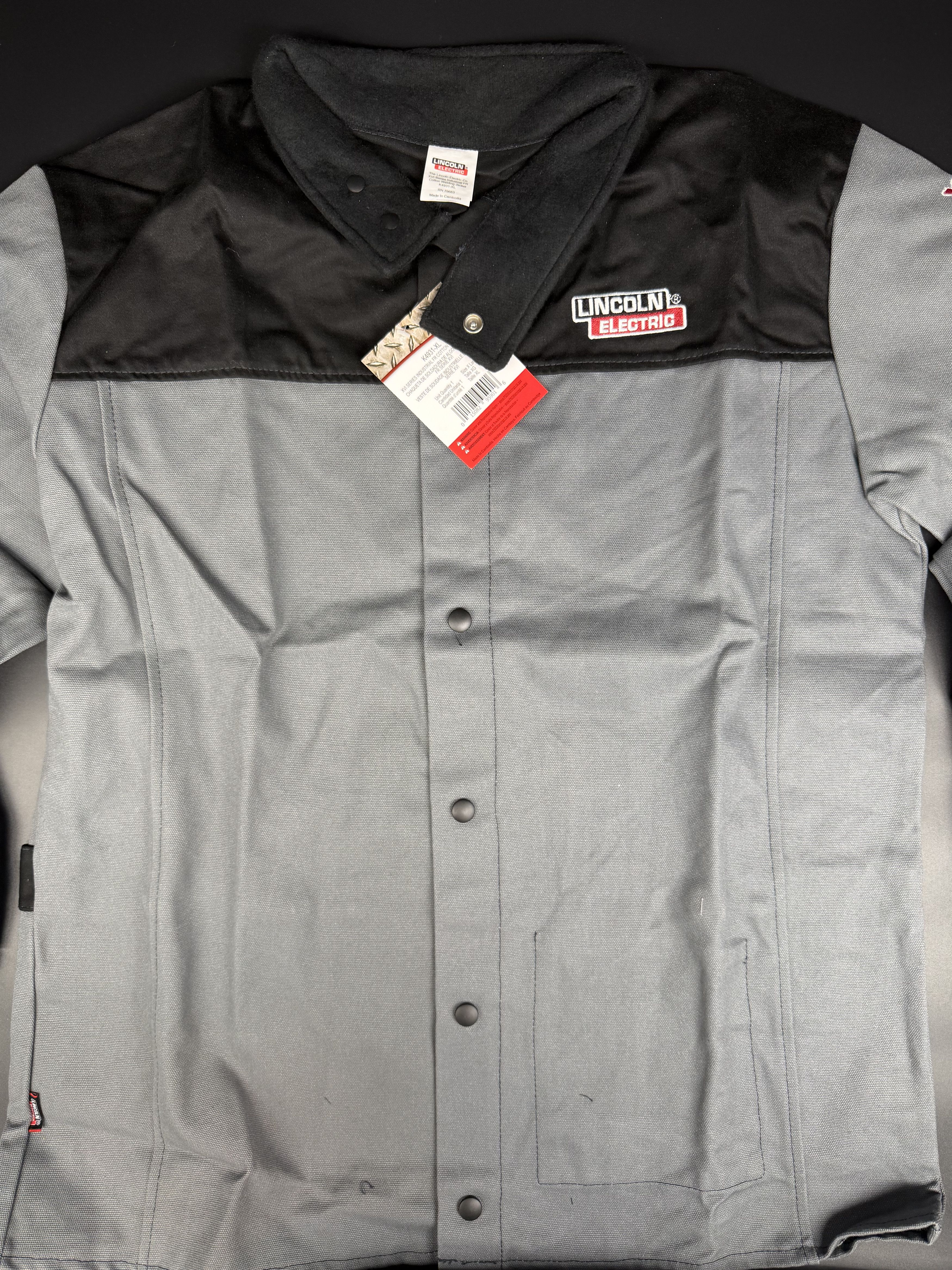 World Industries Lincoln Electric K4931-XL XVI Series Industrial FR Welding Jackets Size X-Large Size US XL / EU 56 / 4 - 2 Thumbnail