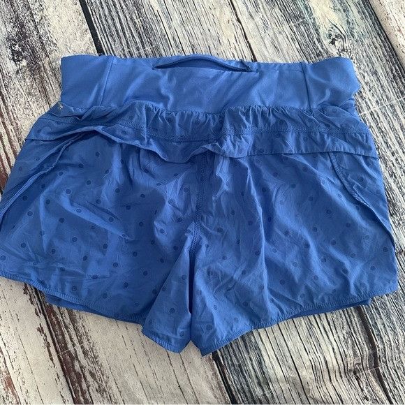 Fabletics Fabletics Austyn Running Blue Polka Dot Athletic Shorts Size Size 30" / US 8 / IT 44 - 4 Thumbnail