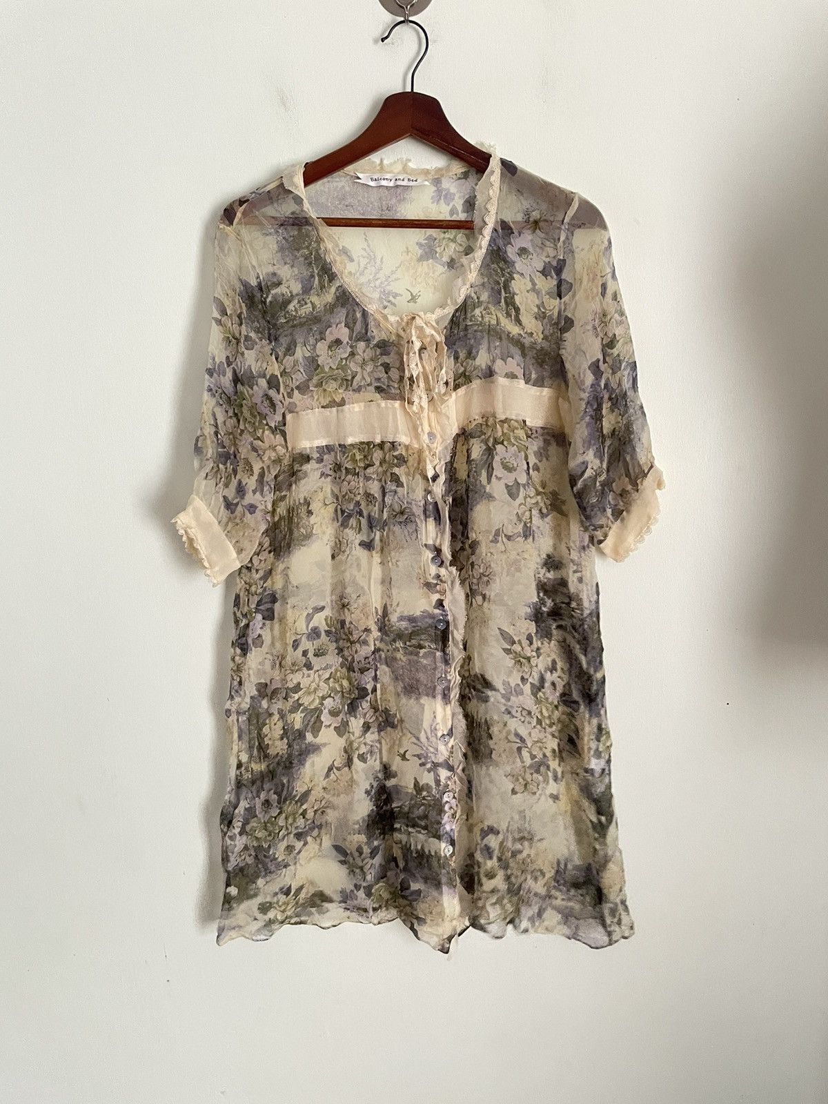 Japanese Brand Balcony and Bed Blouse Size ONE SIZE - 1 Thumbnail