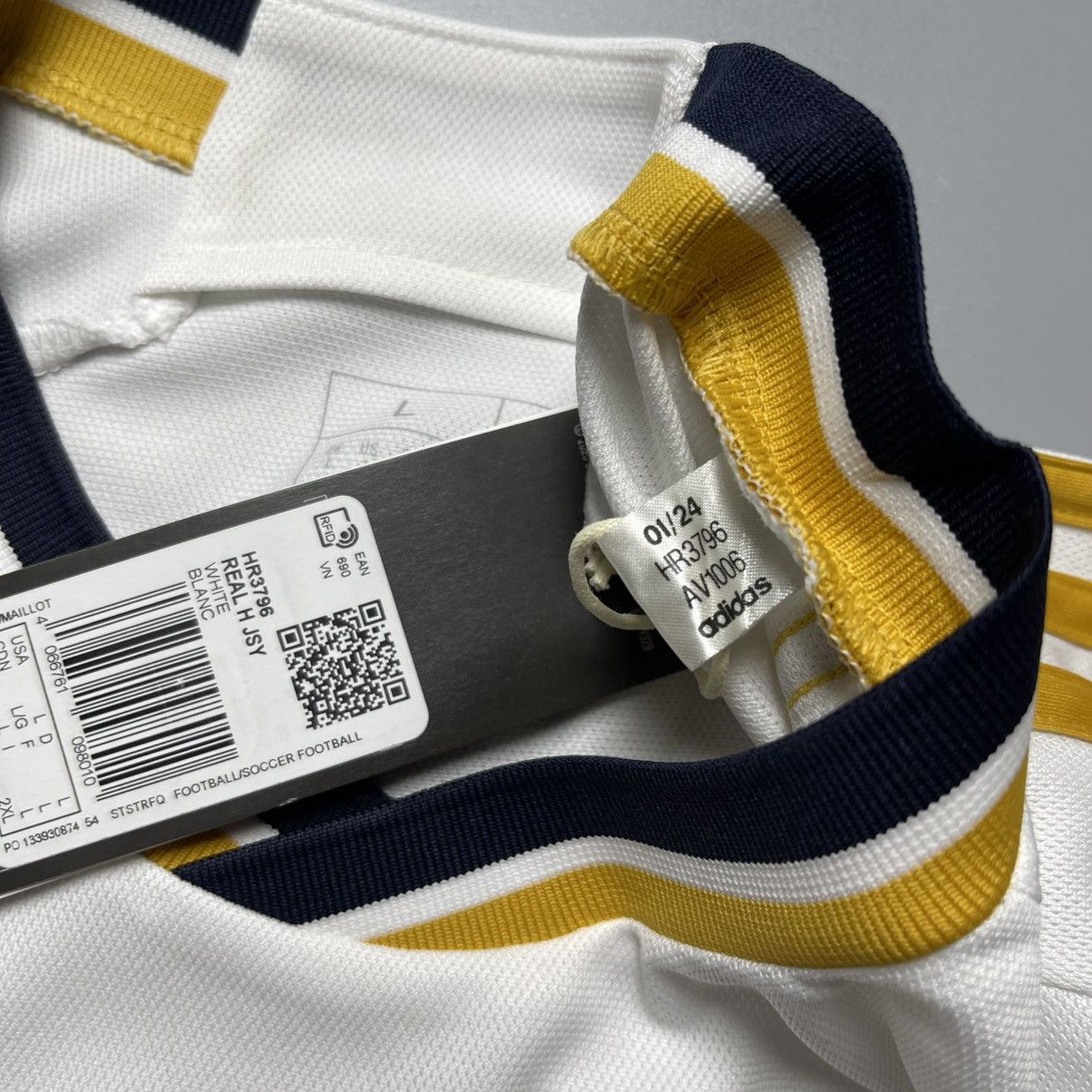 Adidas × Vintage NWT REAL MADRID 2023/2024 FOOTBALL HOME JERSEY #15 VALVERDE Size US L / EU 52-54 / 3 - 7 Thumbnail