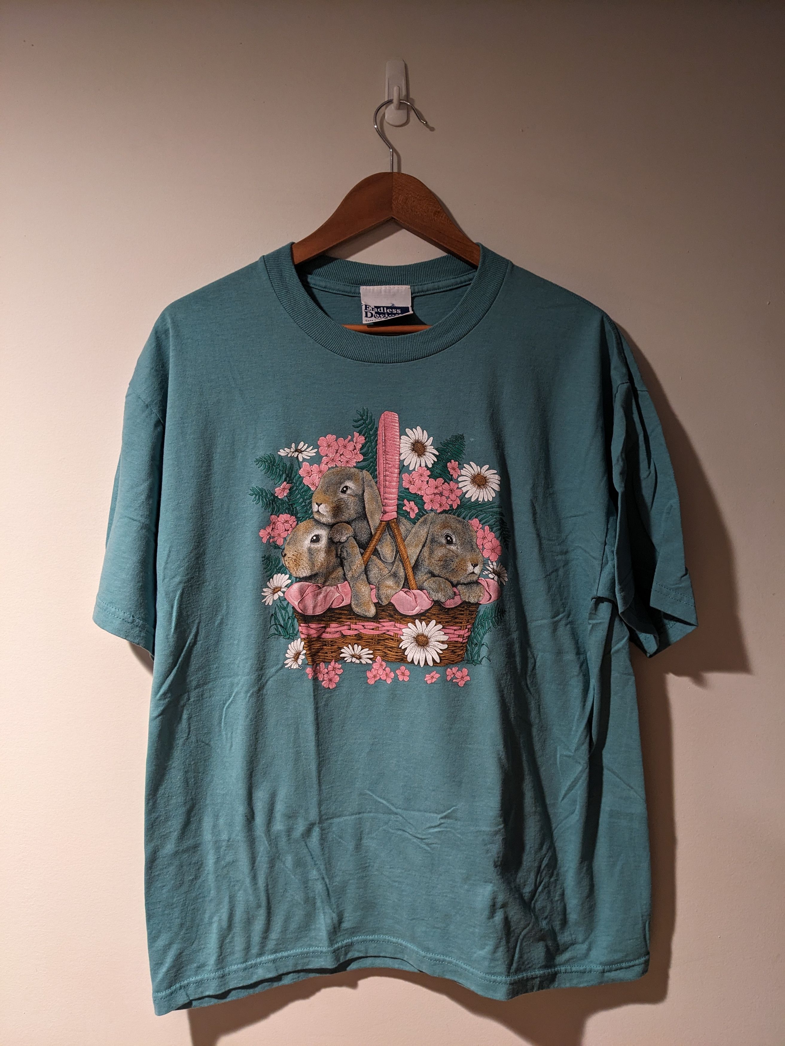Vintage Vintage 90s Rabbit Animal Nature Cute Basket Medium T-Shirt Size US M / EU 48-50 / 2 - 1 Thumbnail