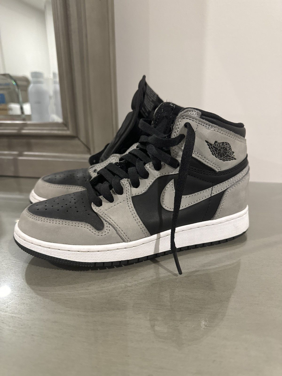Nike Air Jordan 1 Retro High OG ‘Shadow’ 2018 Size US 5 / EU 37 - 1 Thumbnail