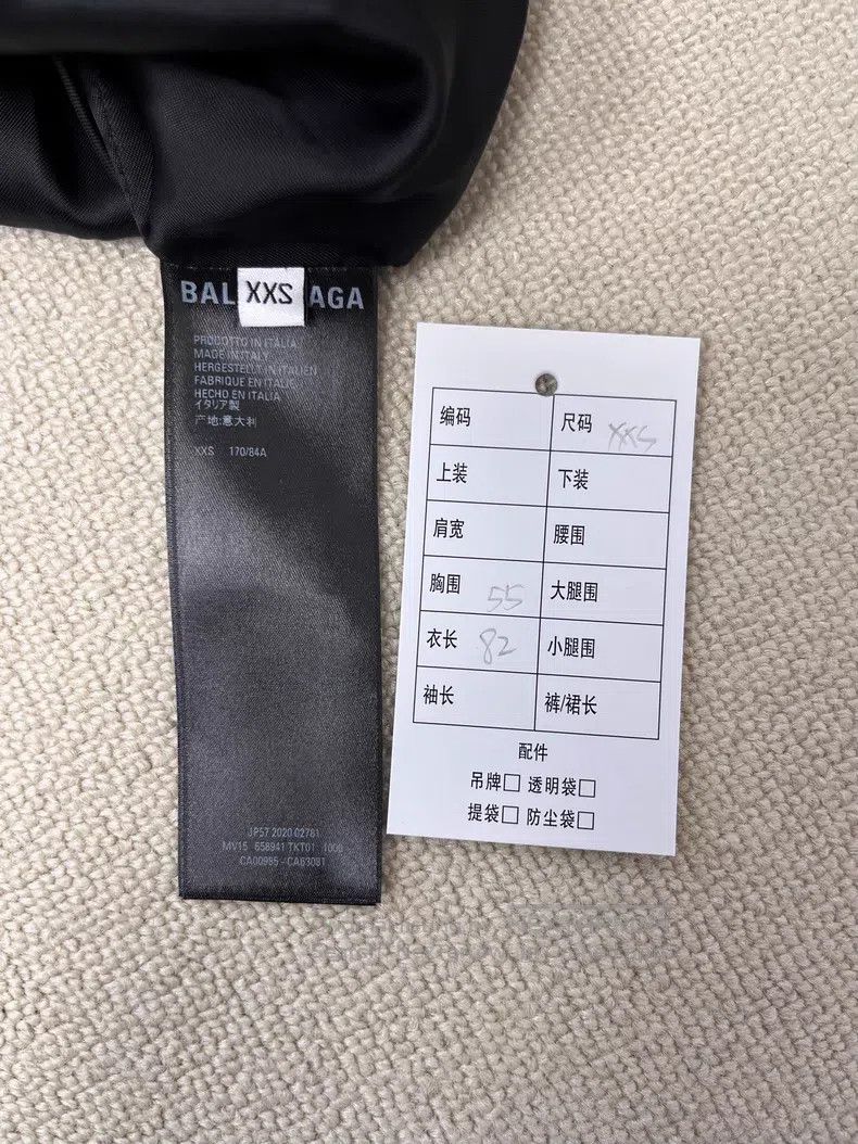 Balenciaga Balenciaga Solid Color Single Breasted Patch Pocket Long S Size US XXS / EU 40 - 3 Thumbnail