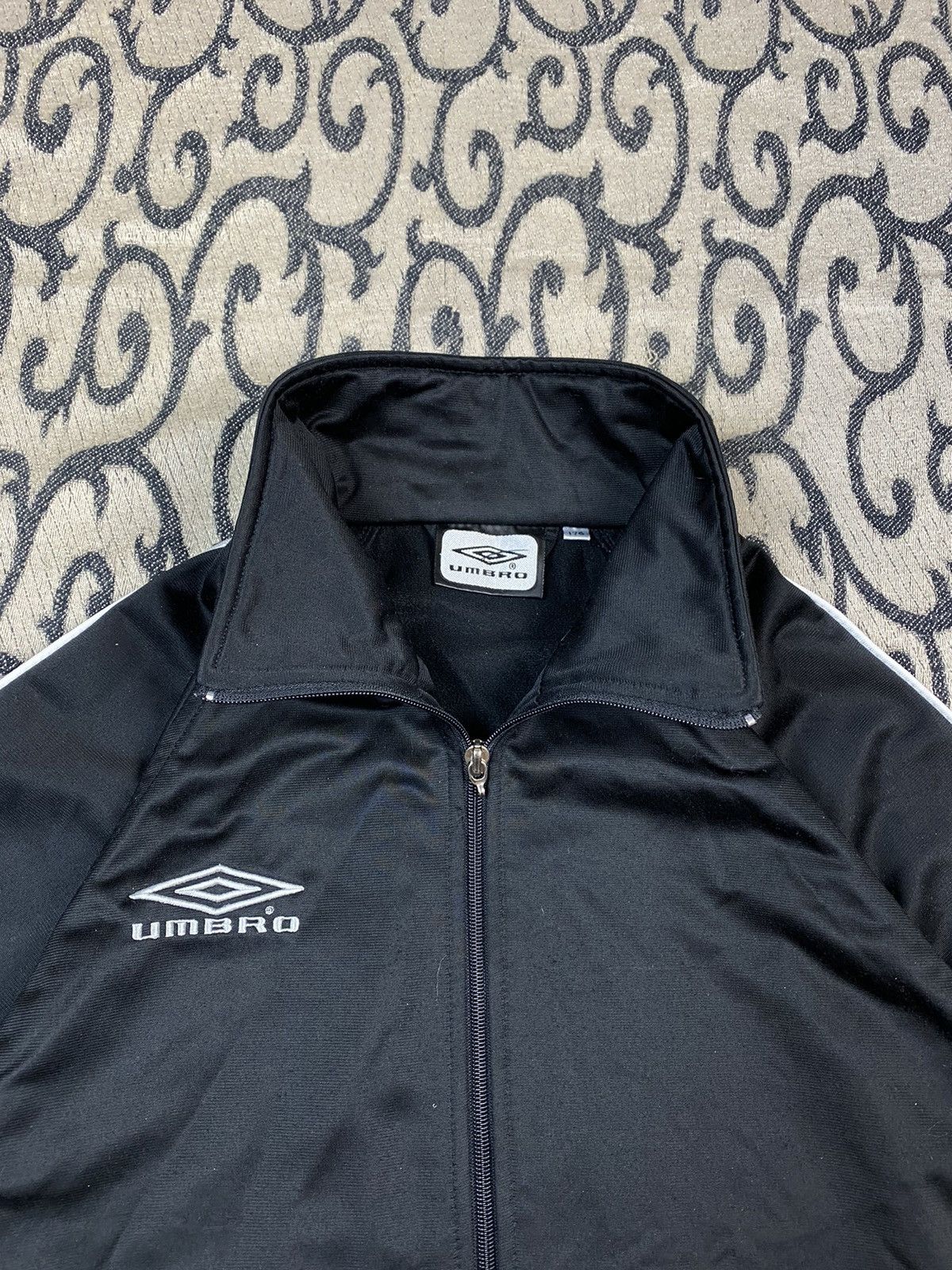 Umbro Vintage 00s Umbro Track Jacket Streetwear Retro Size US L / EU 52-54 / 3 - 3 Thumbnail