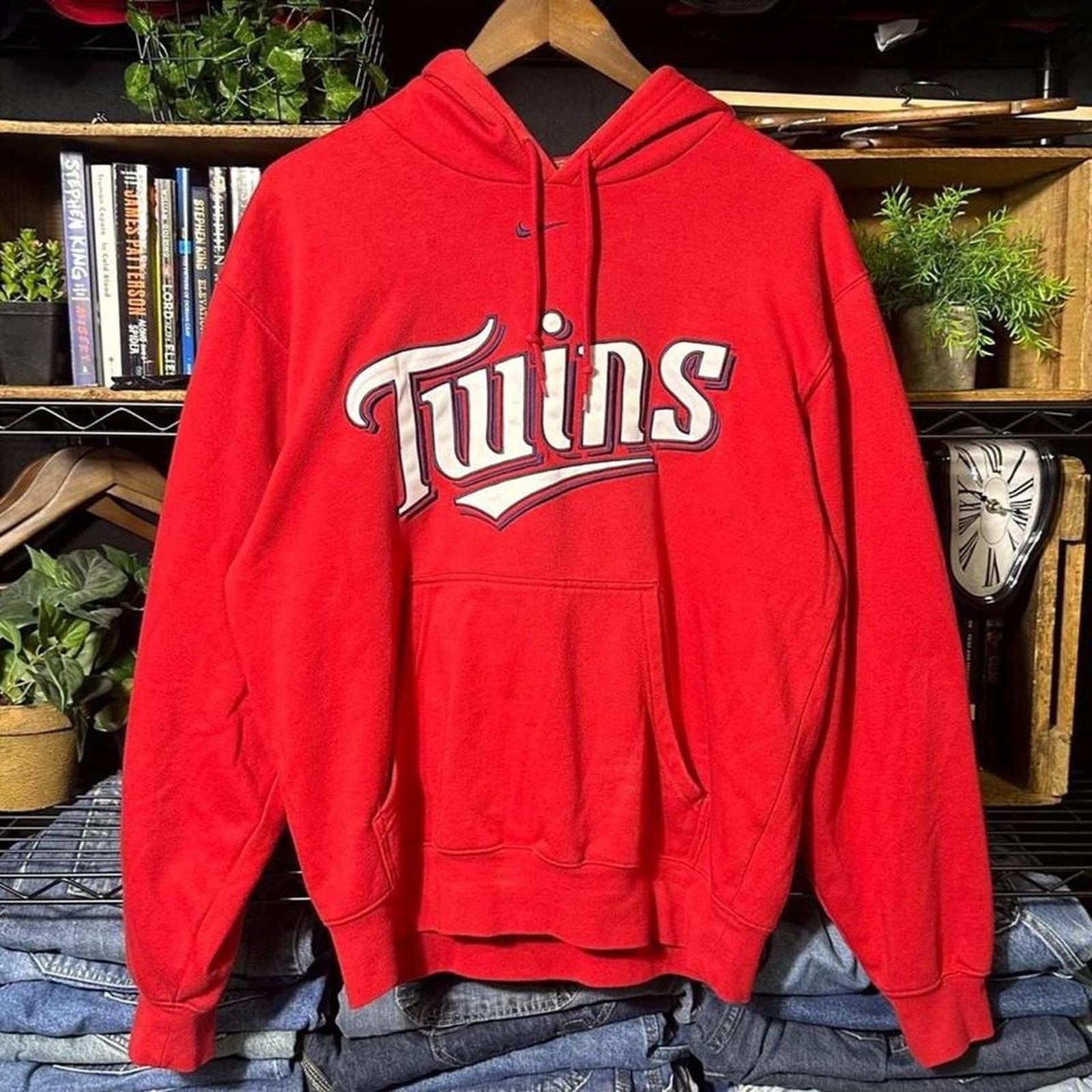 Nike Vintage Nike Center Swoosh Minnesota Twins Hoodie Sweatshirt Size US M / EU 48-50 / 2 - 1 Thumbnail