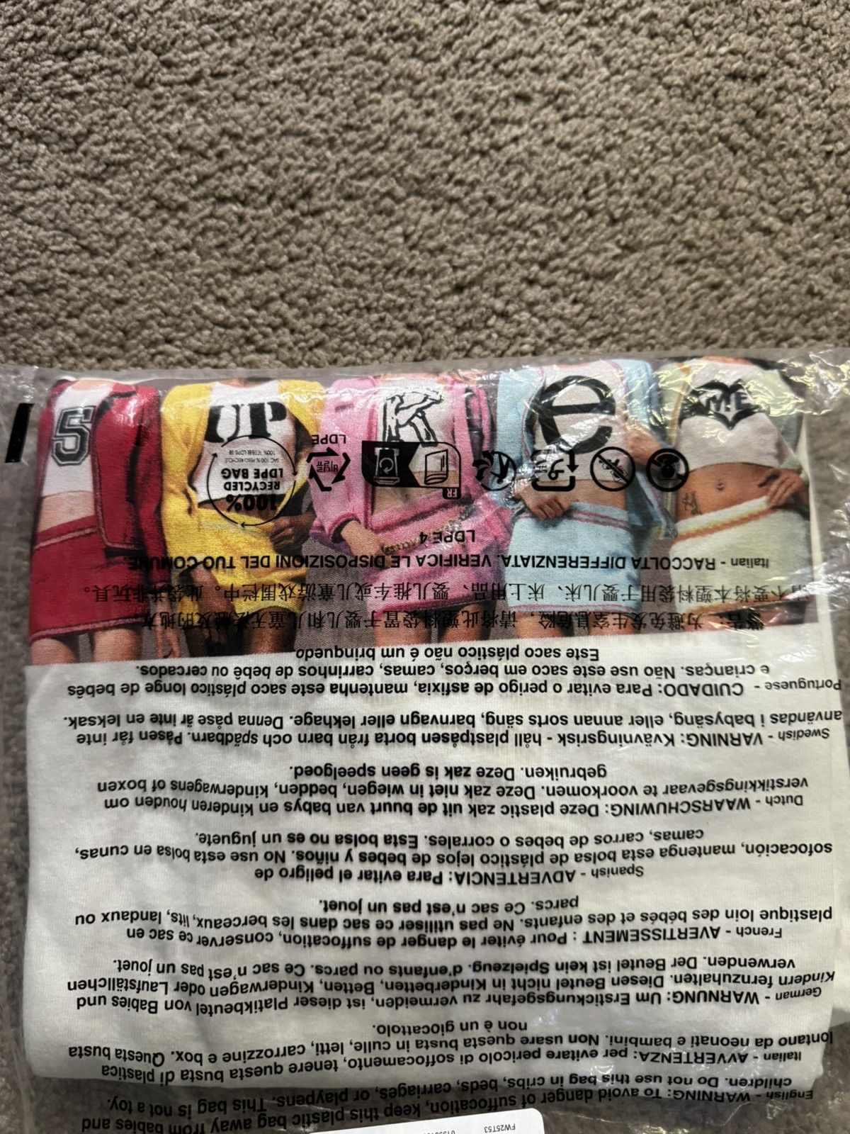 Supreme Girls tee Size US L / EU 52-54 / 3 - 2 Thumbnail