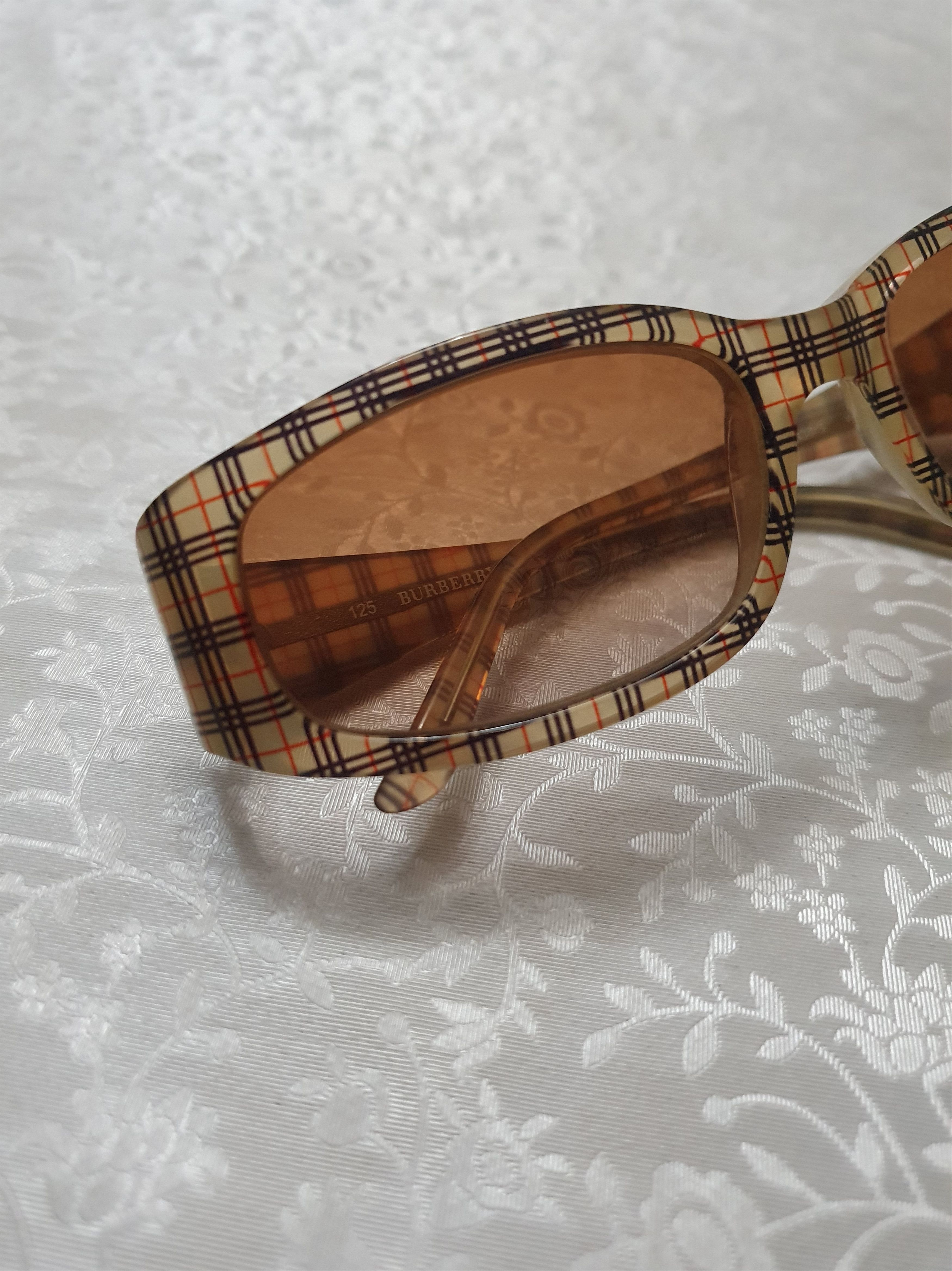 00's Burberry Vintage Y2k Nova-Check Retro-Punk Sunglasses