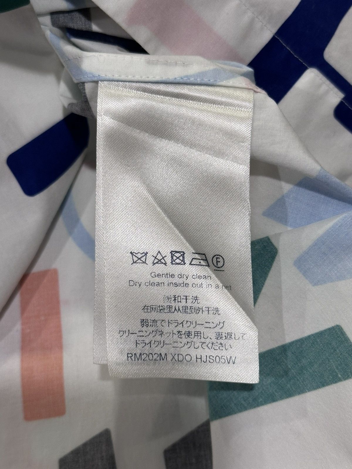 Louis Vuitton Louis Vuitton Electric Letters Multicolor White Button Shirt Size US L / EU 52-54 / 3 - 14 Thumbnail