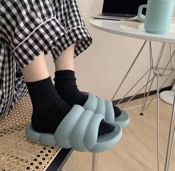 Japanese Brand Puffer Sandal Slides Size US 11 / EU 44 - 3 Thumbnail