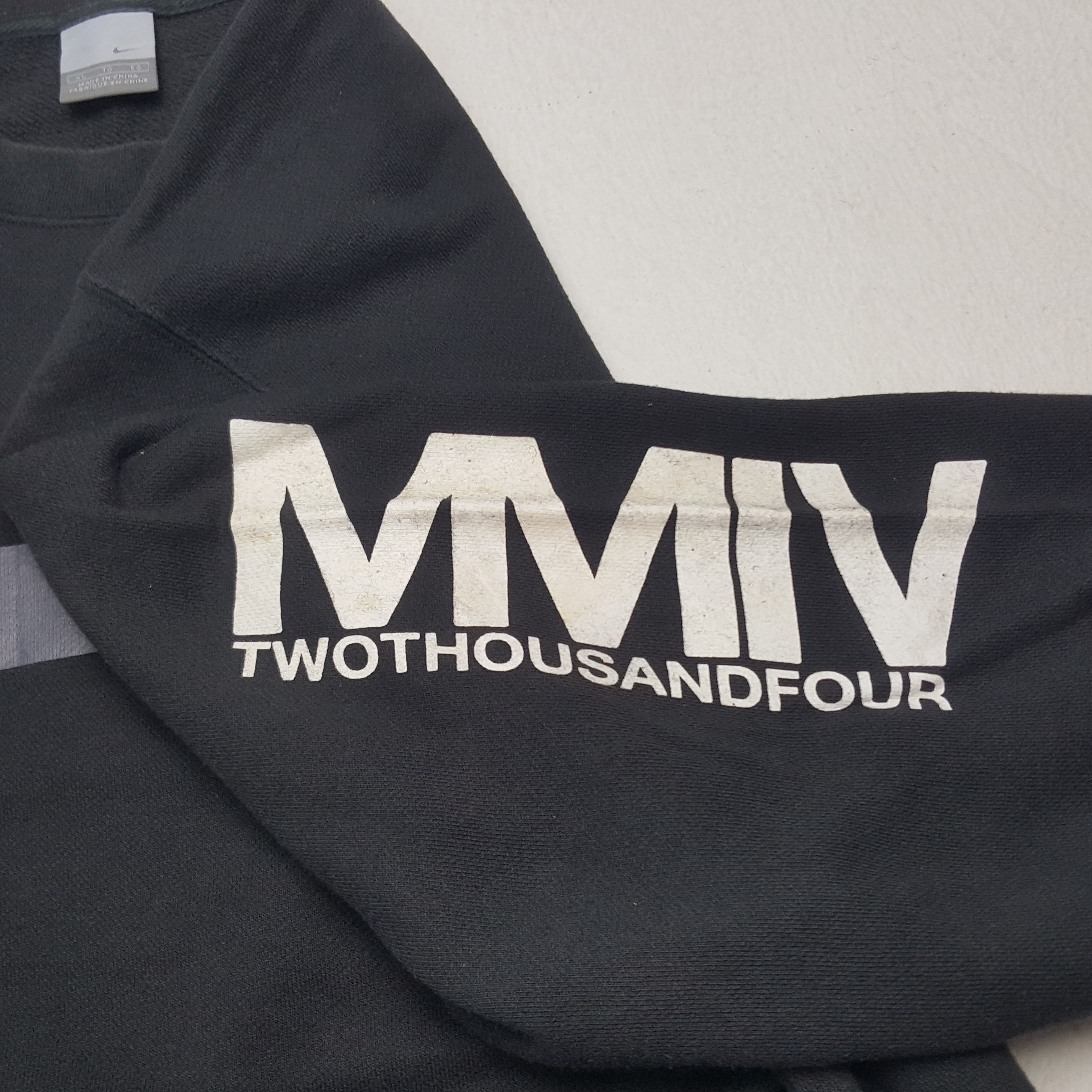 Nike × Vintage Vintage NIKE MMIV Twothousandfour Sport Style Sweatshirt Size US L / EU 52-54 / 3 - 5 Thumbnail