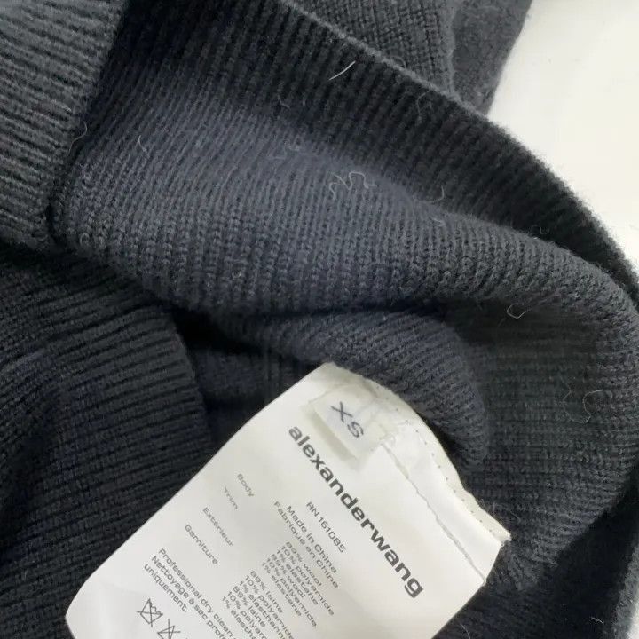 Alexander Wang Alexander Wang Long Sleeve V-Neck Cropped Sweater - Size XS / US 0-2 / IT 36-38 - 3 Thumbnail