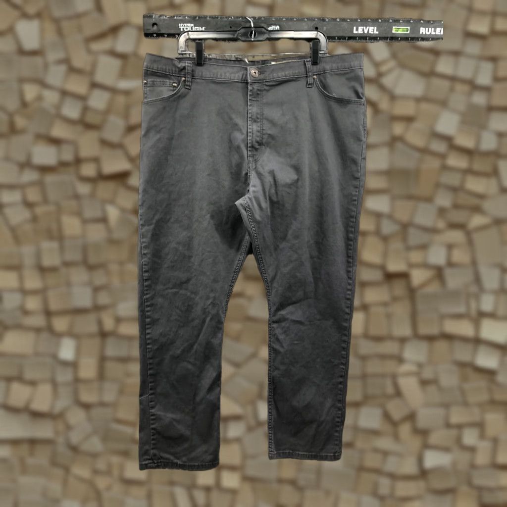 Wrangler Wrangler Jeans Mens Mid Dark Gray Denim Straight Leg 42x30 Regular 5-Pocket Belt Loops Wrangler 936 Modern Classic American Style Vintage No Size US 42 / EU 58 - 1 Thumbnail