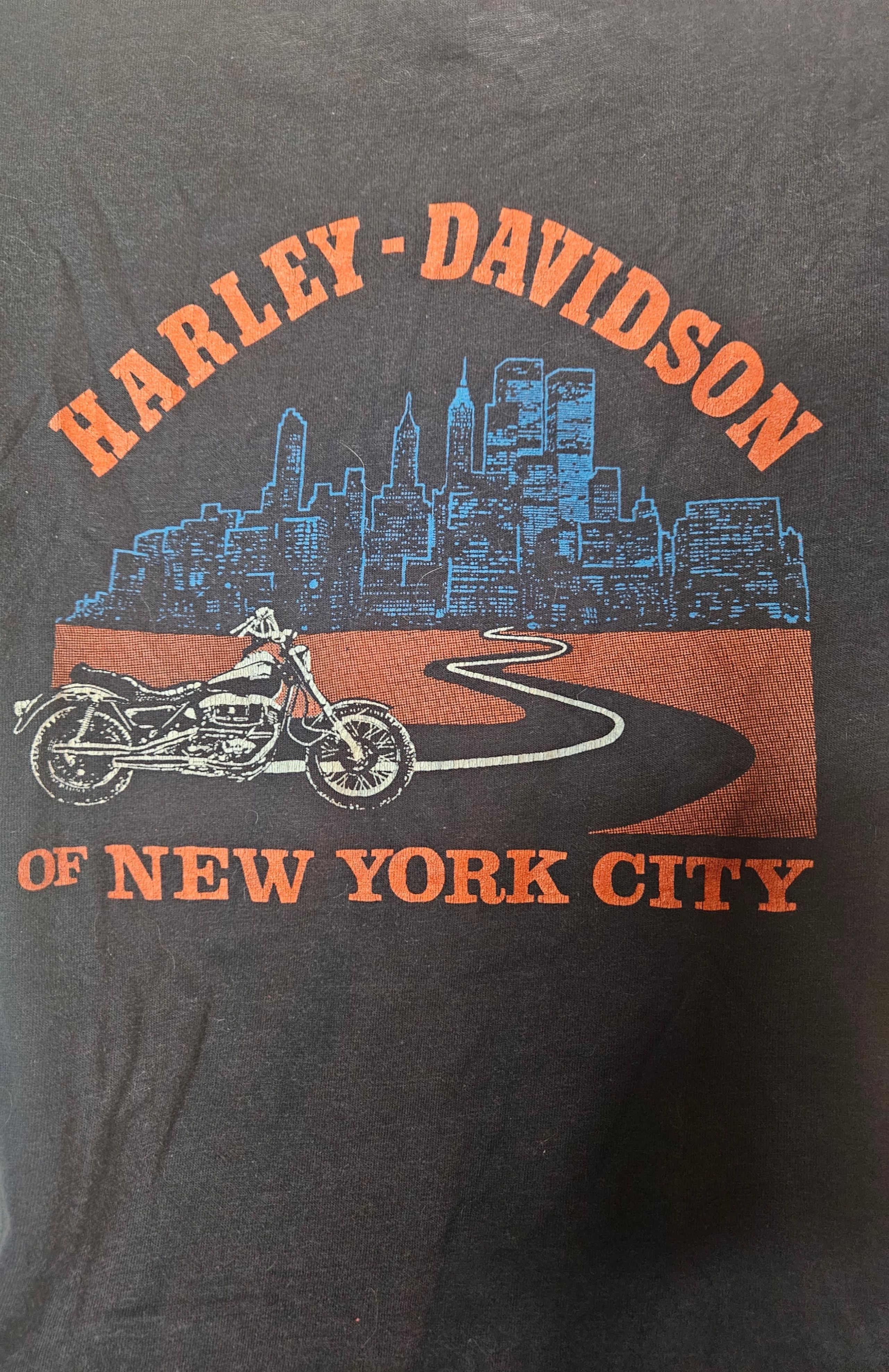 Harley Davidson Vintage 1983 Harley Davidson tshirt w/bleach stain Size S / US 4 / IT 40 - 5 Thumbnail