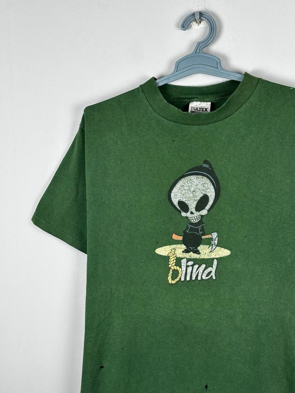 Blind Skateboards Blind Skateboards Rare Vintage Distressed T Shirt Size US L / EU 52-54 / 3 - 3 Thumbnail