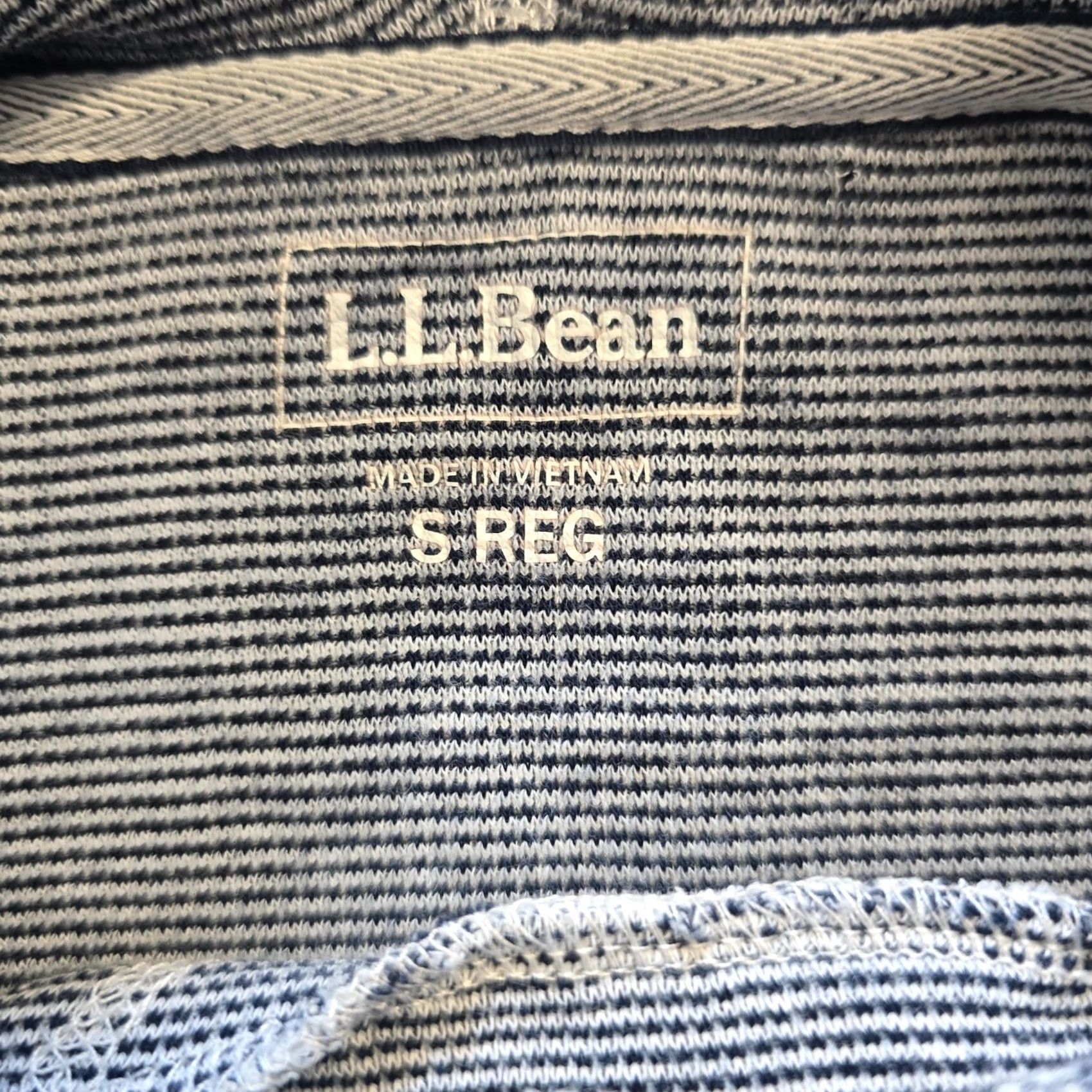 Vintage LL Bean Shirt Men Size Small Blue Thermal Hooded Stripe T-Shirt Casual Mini Waffle Print Classic Knit, Regular Fit, Cotton, Long Sleeve, Blue, 2020s Size US S / EU 44-46 / 1 - 4 Thumbnail