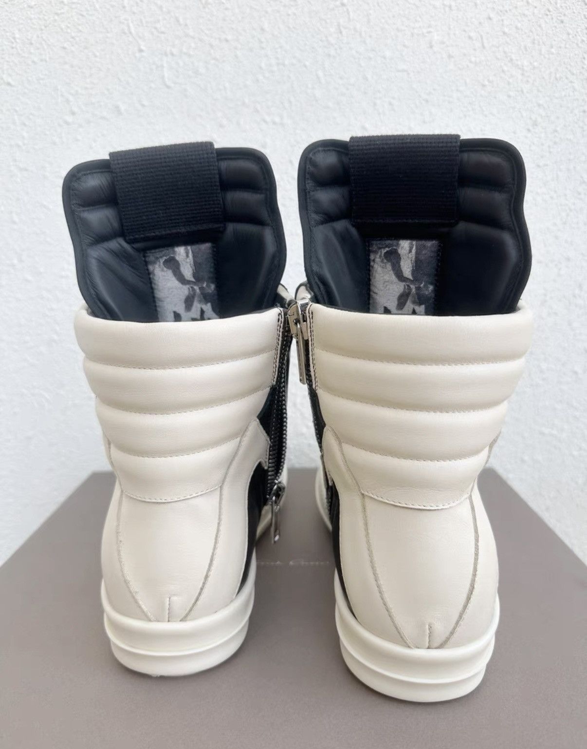 Rick Owens Rick Owens Black & White High-Top Inverted Triangle Size US 7 / EU 40 - 6 Thumbnail