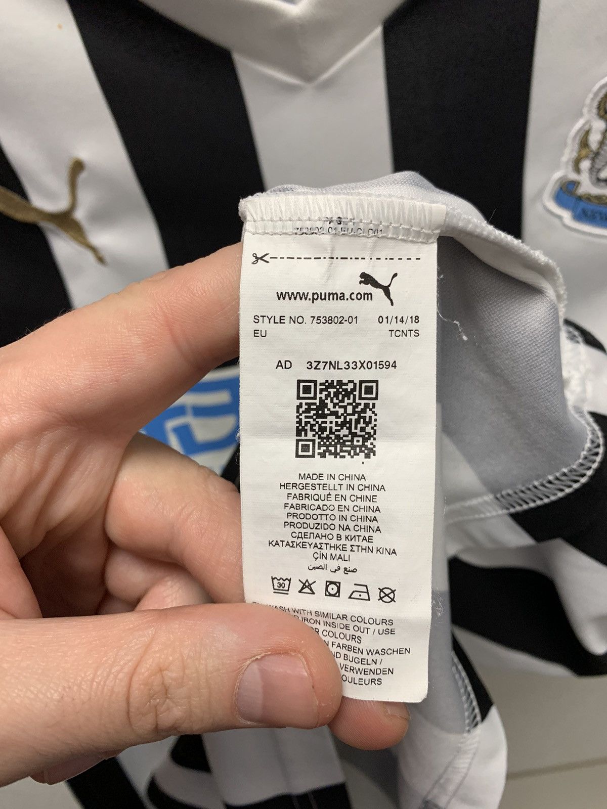 Puma Newcastle puma soccer jersey M Fun88 Size US M / EU 48-50 / 2 - 6 Thumbnail