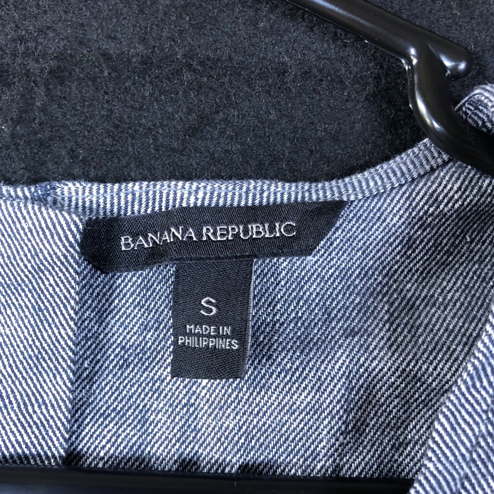 Banana Republic Banana Republic Womens Blouse Blue Sleeveless Tank Hook Loop Back Small Size S / US 4 / IT 40 - 6 Thumbnail