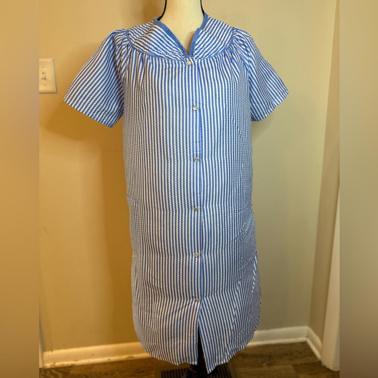Other Casual Nights vintage night gown blue white stripes SZ M Size ONE SIZE - 1 Thumbnail
