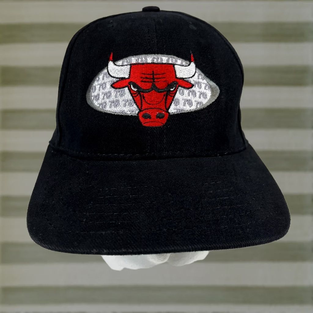 American Needle VINTAGE American Needle Chicago Bulls Snapback Hat Cap Men One Size Adjustable Black 90s Sports Vintage pre-owned cap Size ONE SIZE - 1 Thumbnail