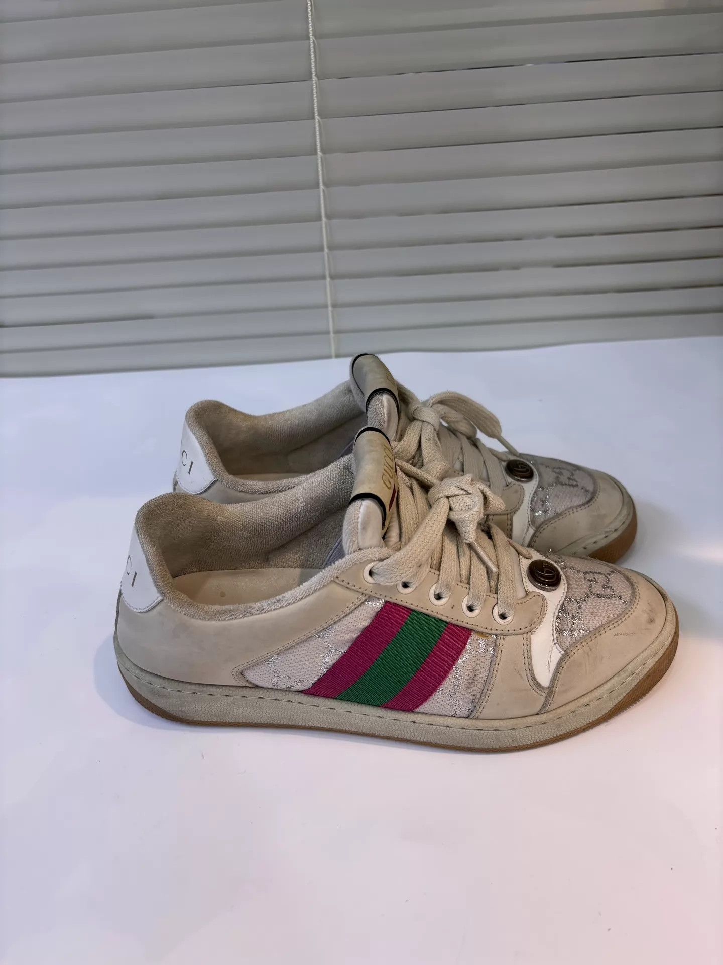 Gucci Gucci White 9/10 Women's 36 Sneakers Size US 5.5 / IT 35.5 - 2 Thumbnail