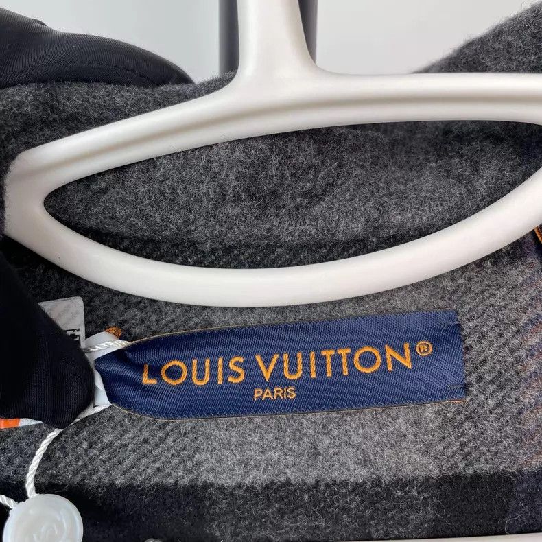 Louis Vuitton Louis Vuitton Full print dark print jacket Size US M / EU 48-50 / 2 - 5 Thumbnail