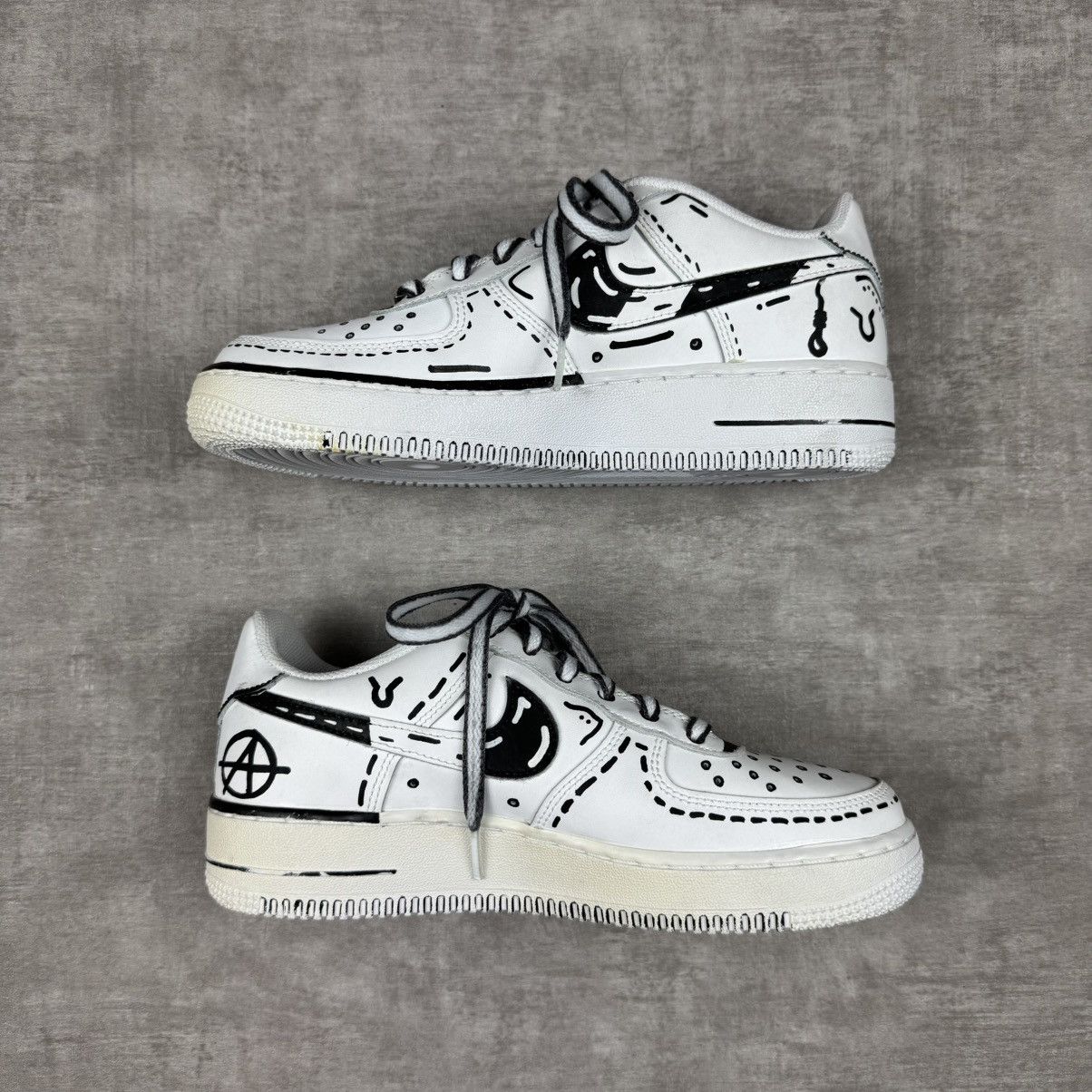 Nike Custom Painted Nike Air Force 1 Size US 6.5 / EU 39-40 - 2 Thumbnail