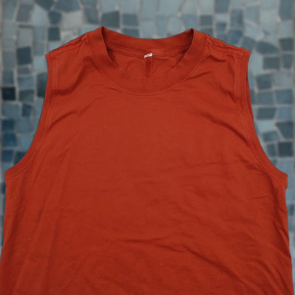 Lululemon Tank Womens 6 Red Activewear Pullover Sleeveless Gym Yoga Training Shirt Womens Red (Size Medium)