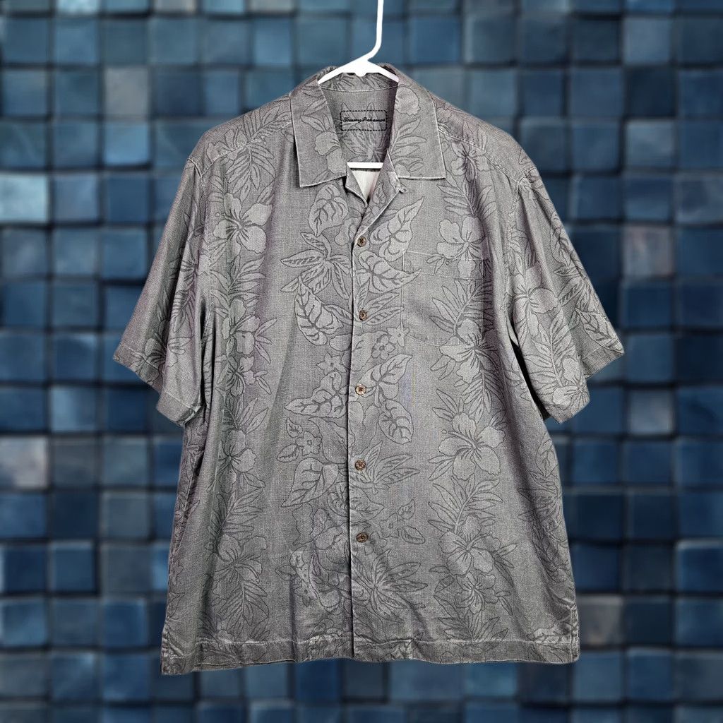 Tommy Bahama Tommy Bahama Silk Shirt Men's M Gray Floral Hawaiian Camp Shirt Button-Up Short Sleeve Urban Vintage? Size US M / EU 48-50 / 2 - 1 Thumbnail