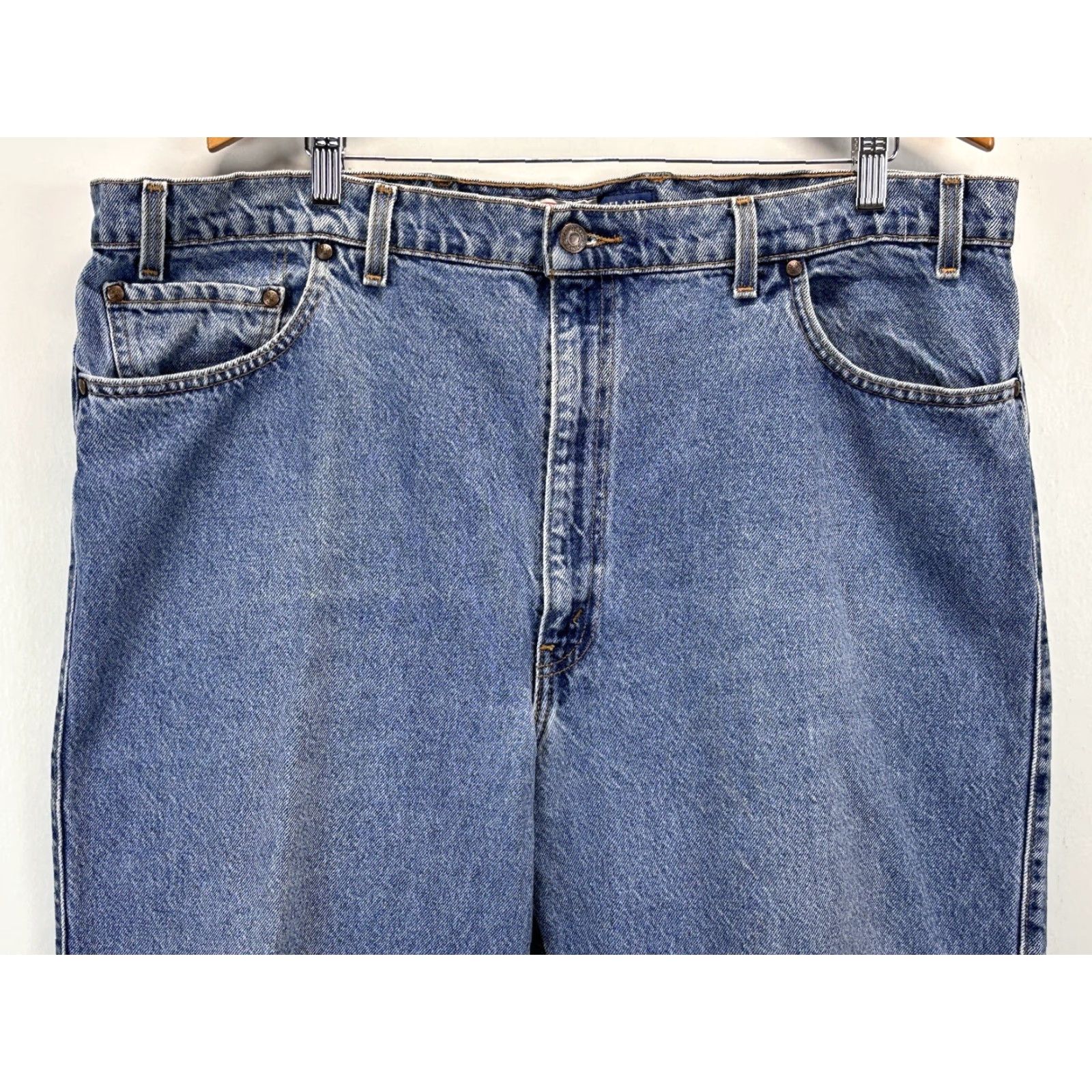Levi's VINTAGE Levi's 540 Jeans Men 44x32 Regular Denim 90s Straight Relaxed Fit 1997 Size US 44 / EU 60 - 2 Thumbnail
